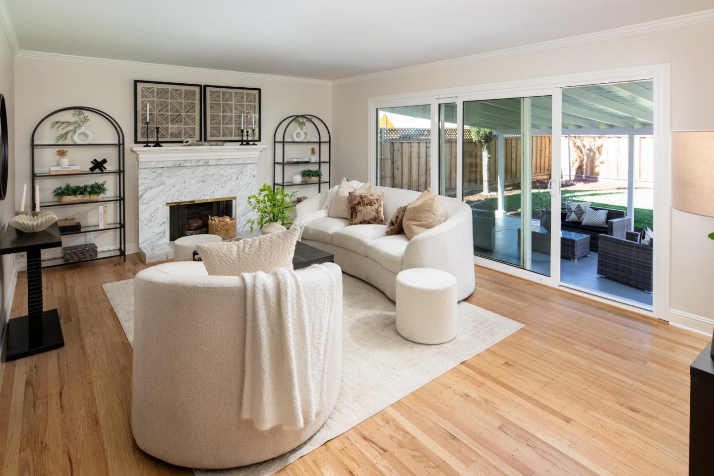 3367 Calico AVE