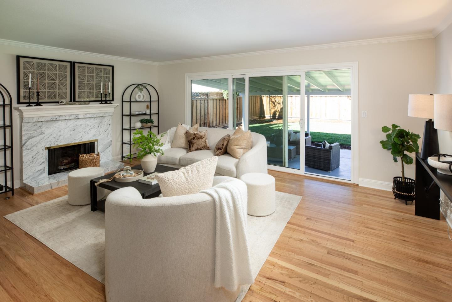 3367 Calico AVE