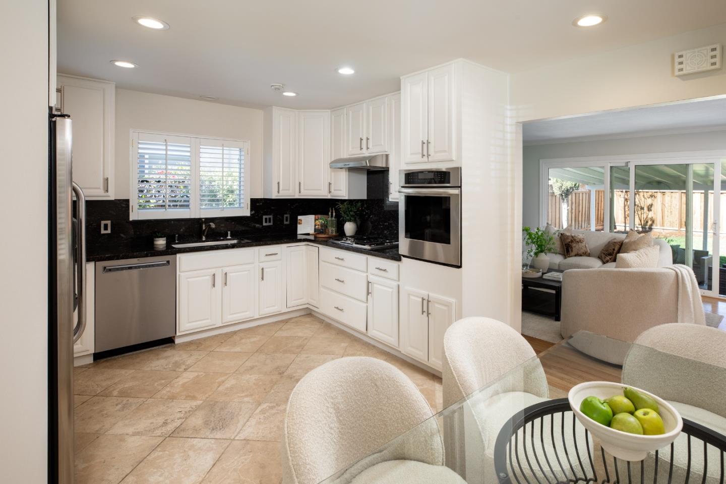 3367 Calico AVE