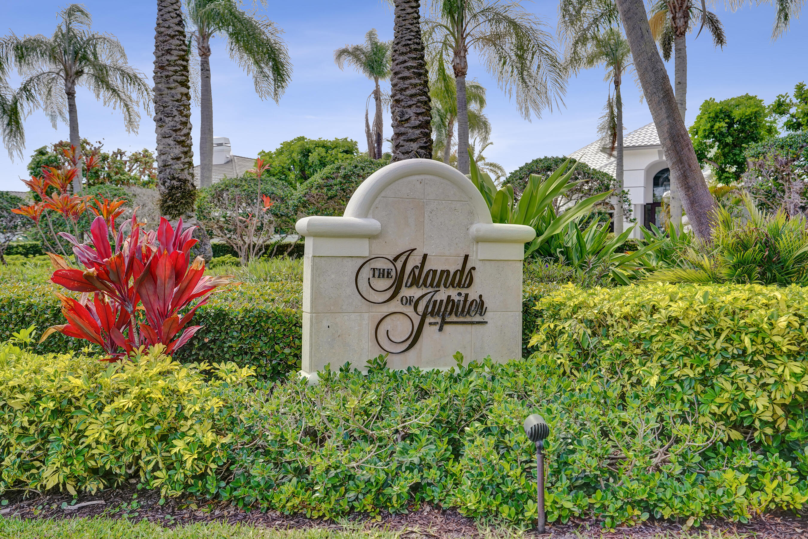 18669 SE Palm Island Lane