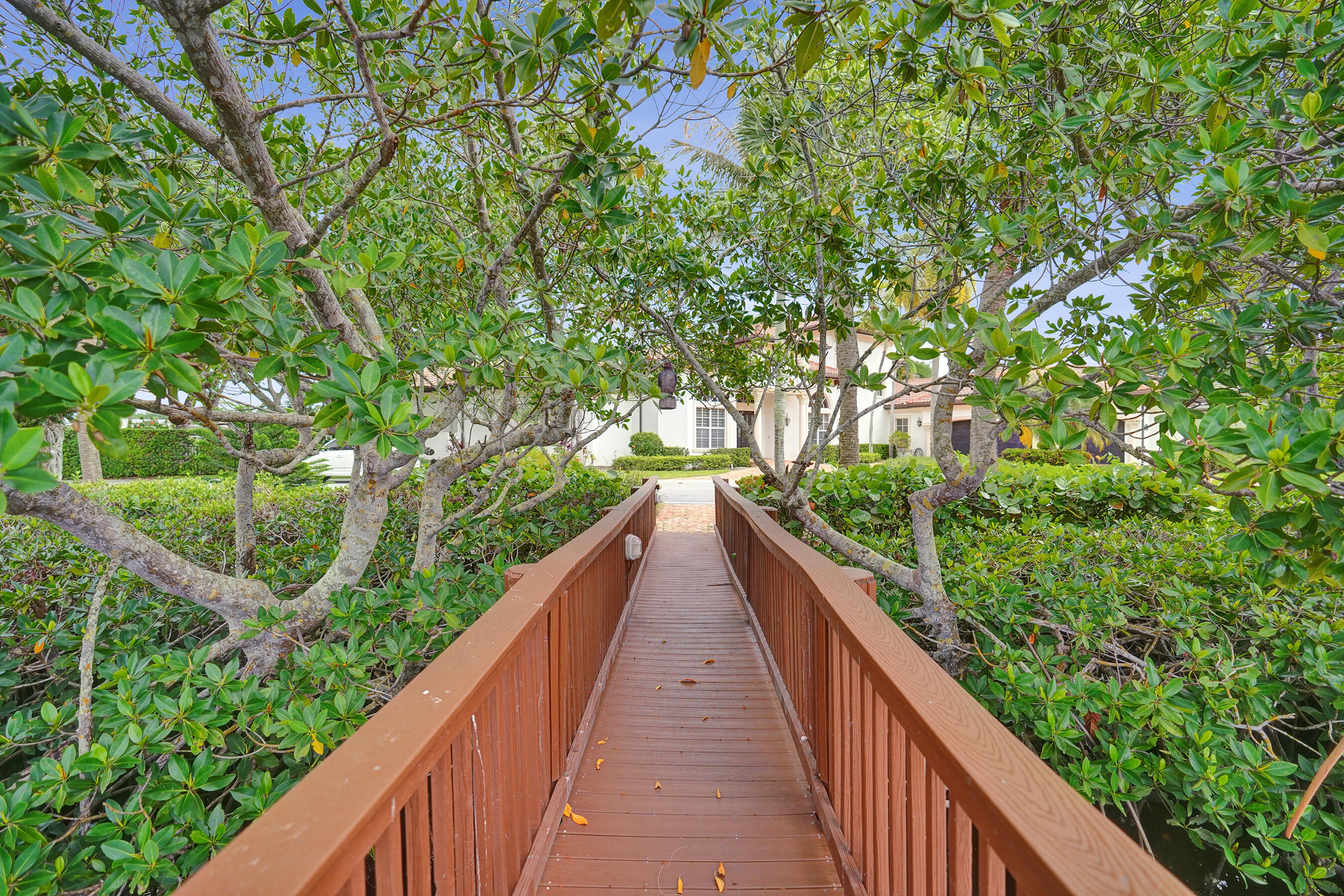 18669 SE Palm Island Lane