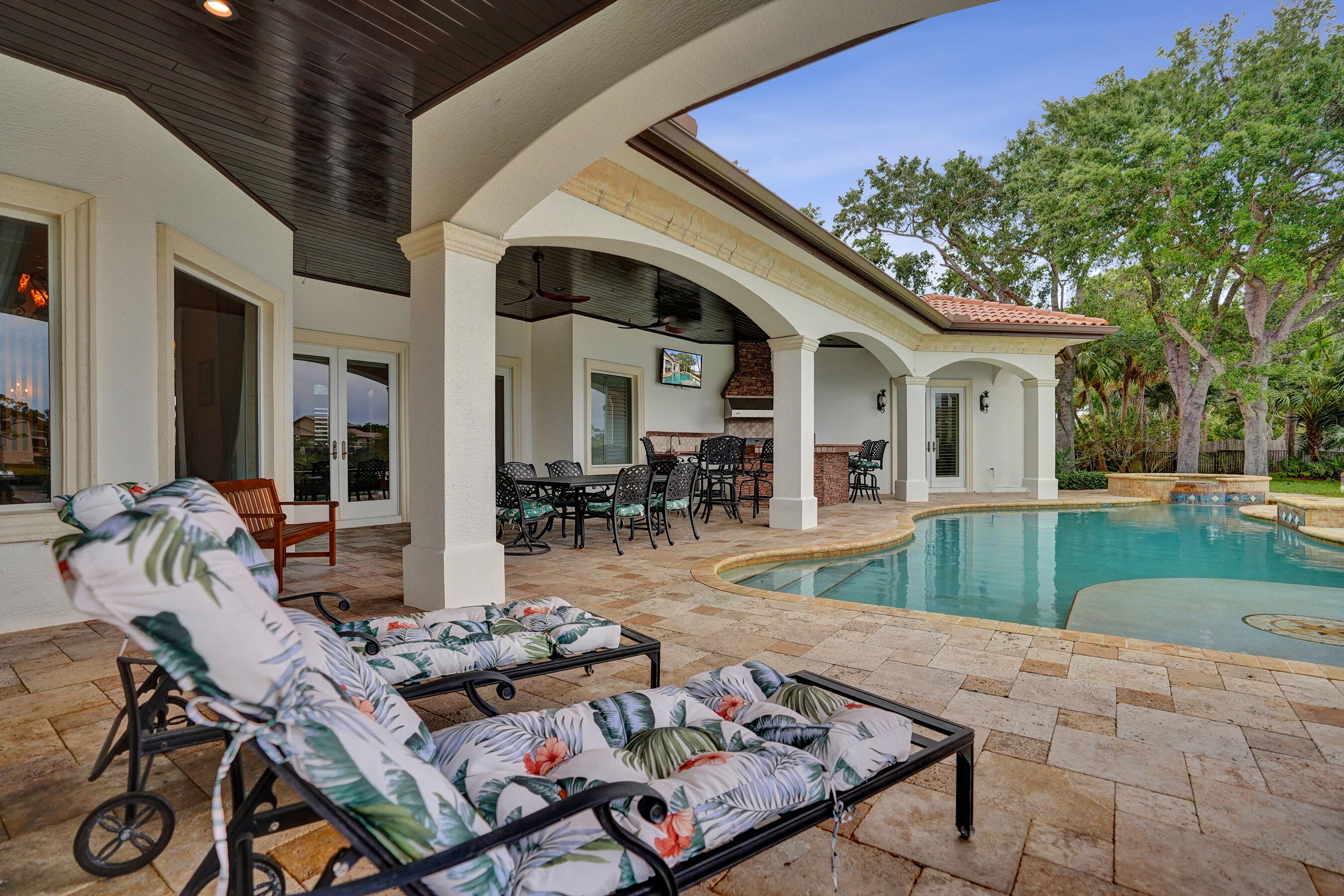 18669 SE Palm Island Lane