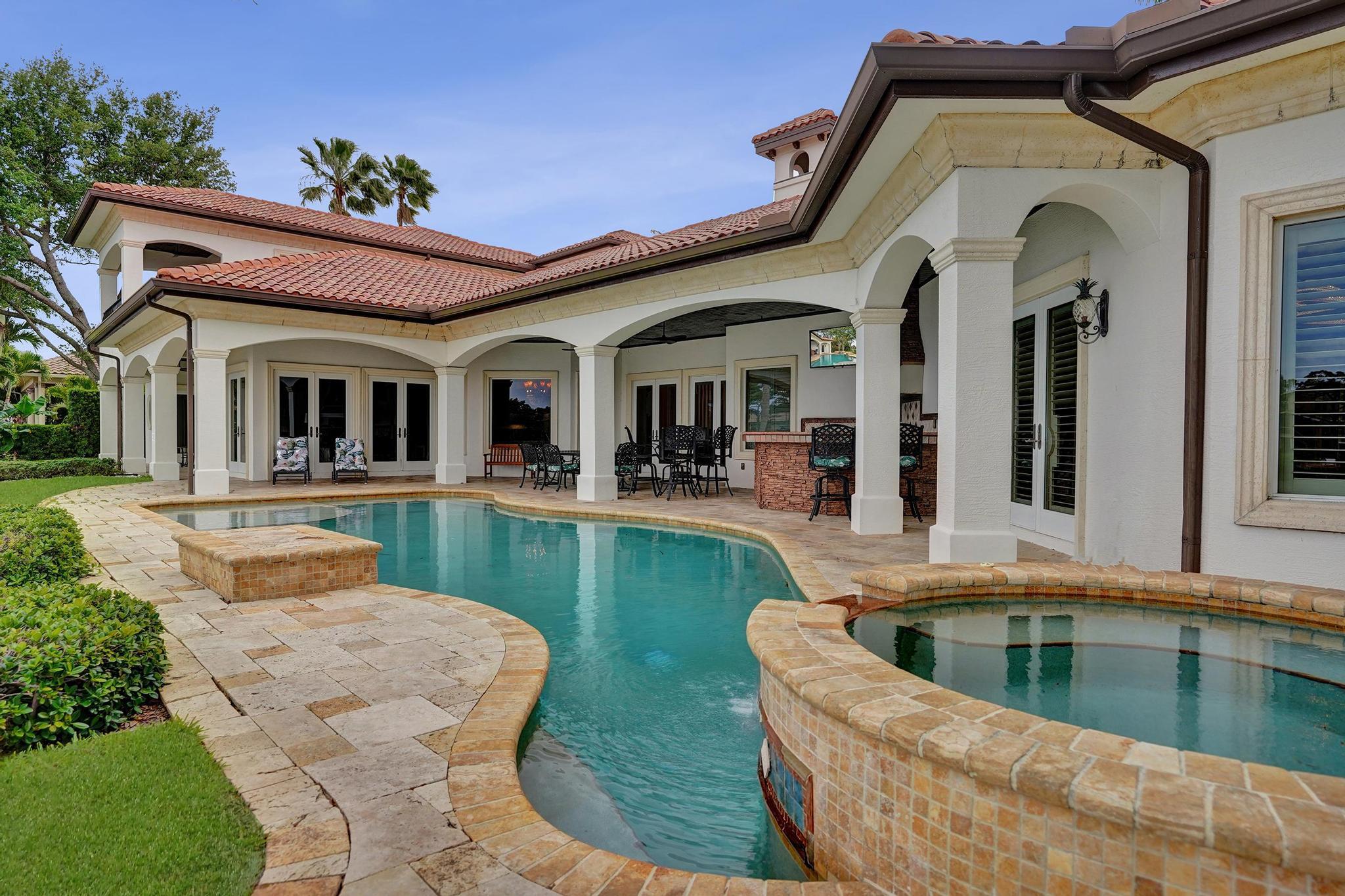 18669 SE Palm Island Lane