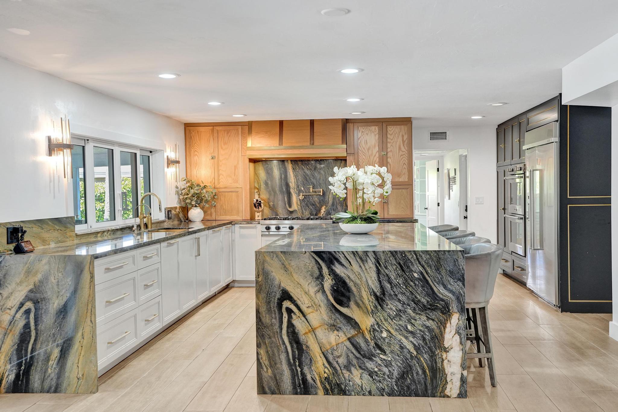 2 Mendota Lane