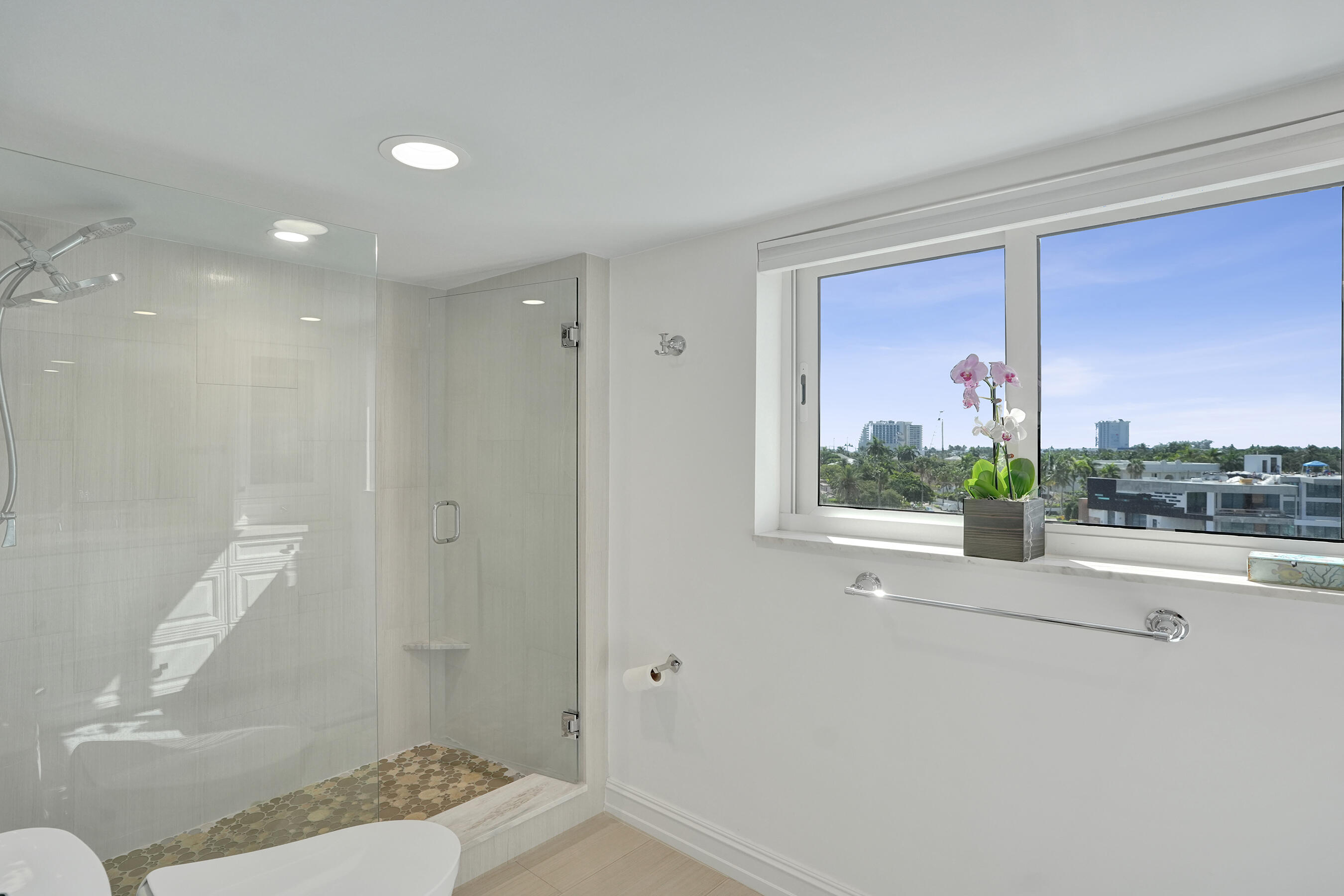 333 SUNSET Drive 401