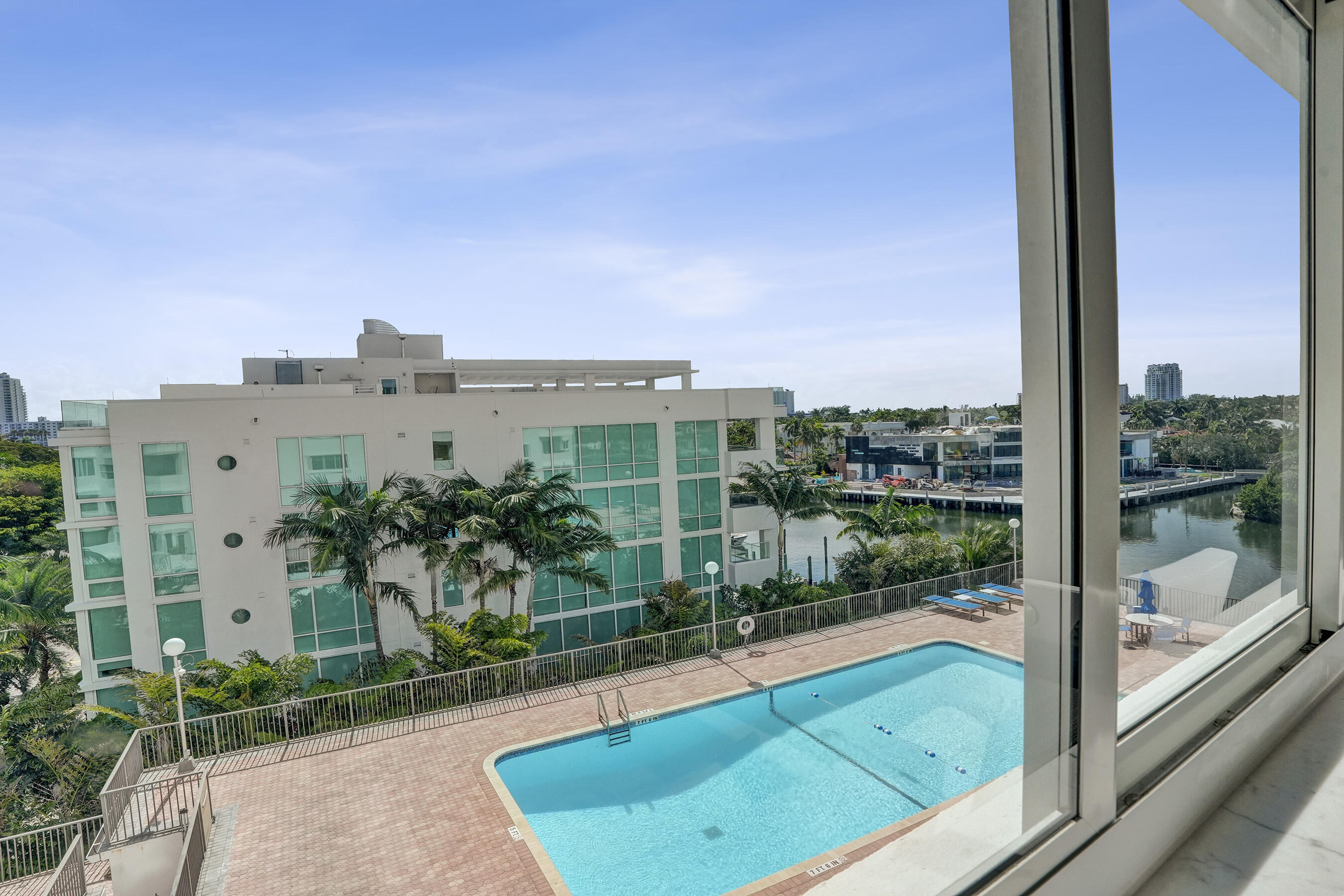 333 SUNSET Drive 401