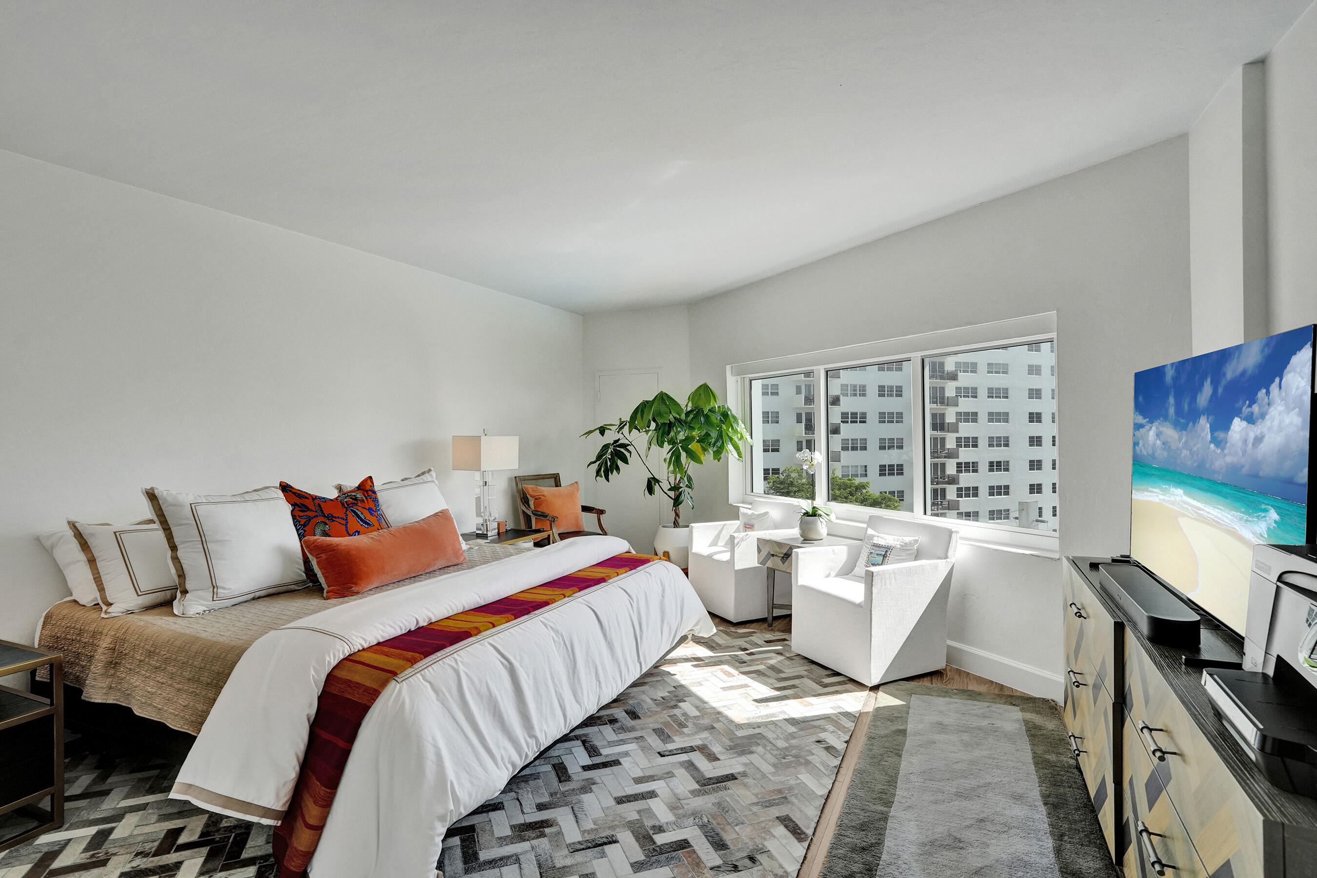 333 SUNSET Drive 401