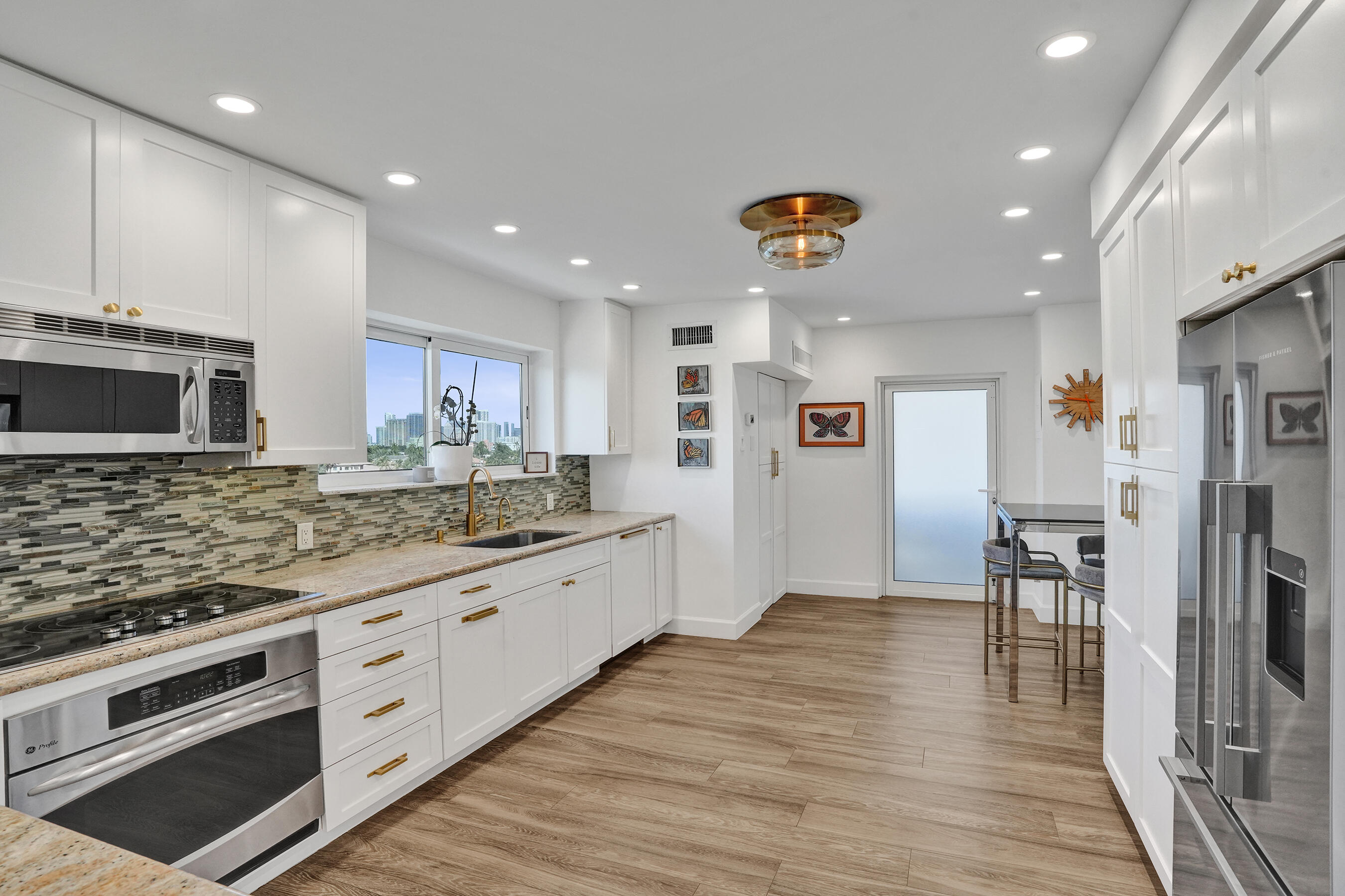 333 SUNSET Drive 401