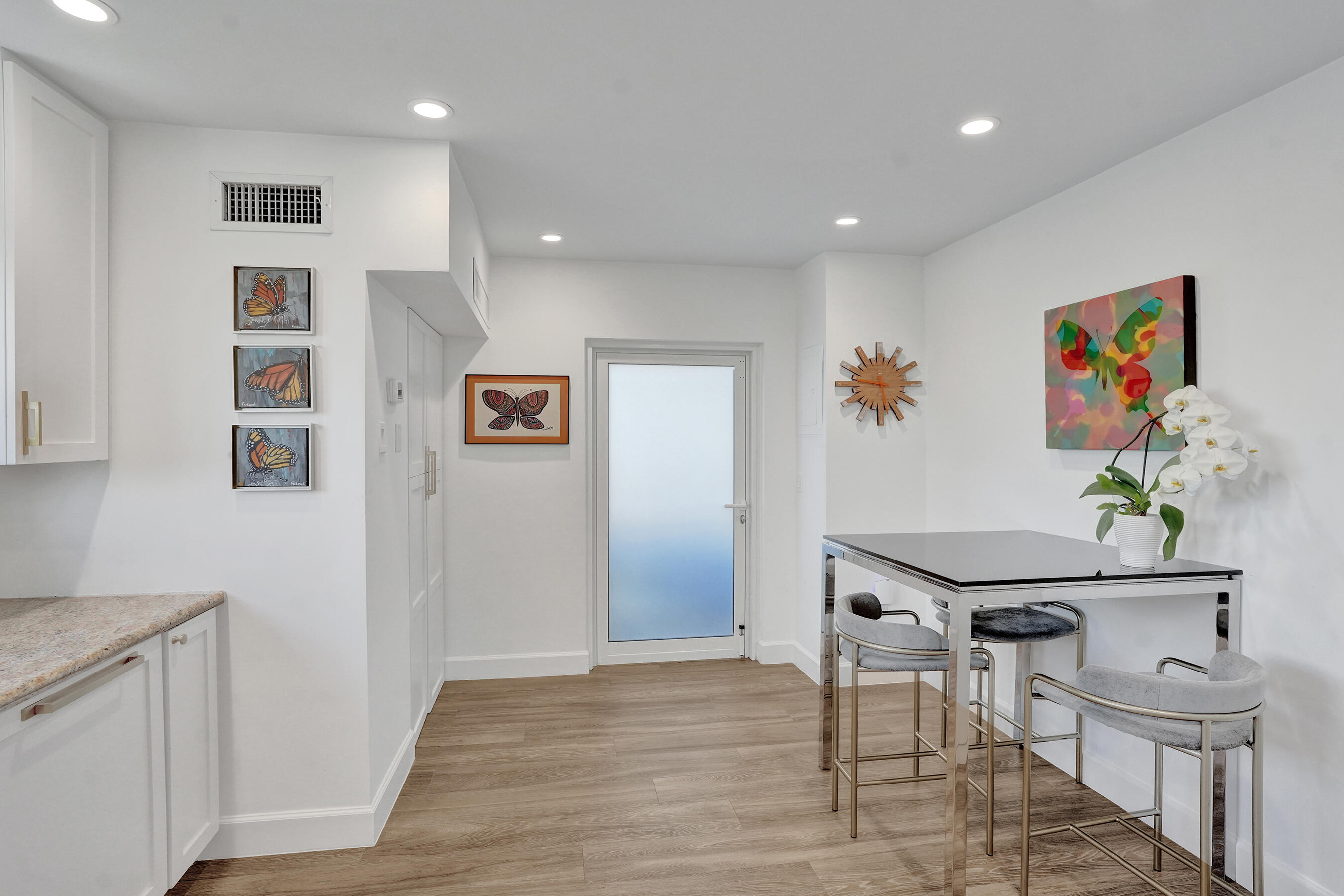 333 SUNSET Drive 401