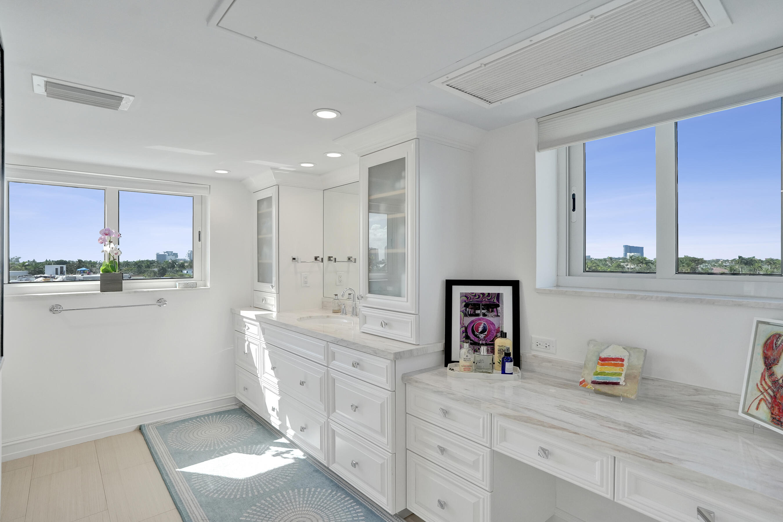 333 SUNSET Drive 401