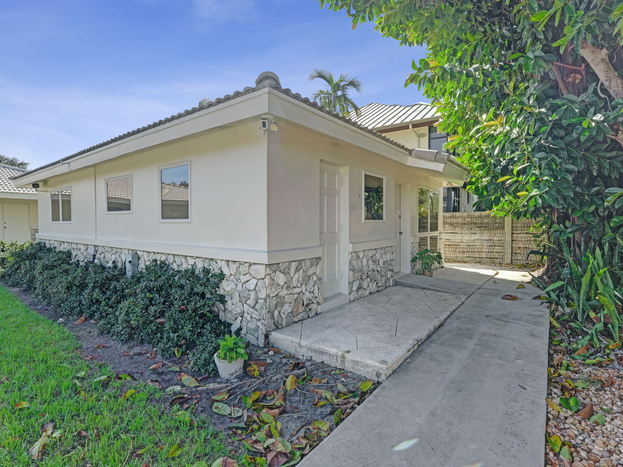 2600 NE 21st Street