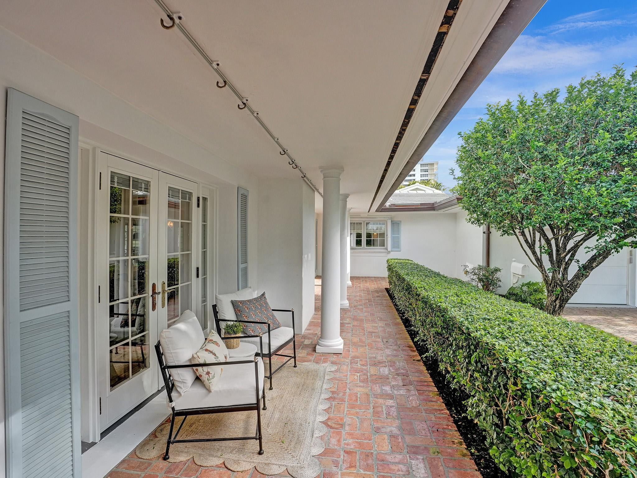 711 INTRACOASTAL DR