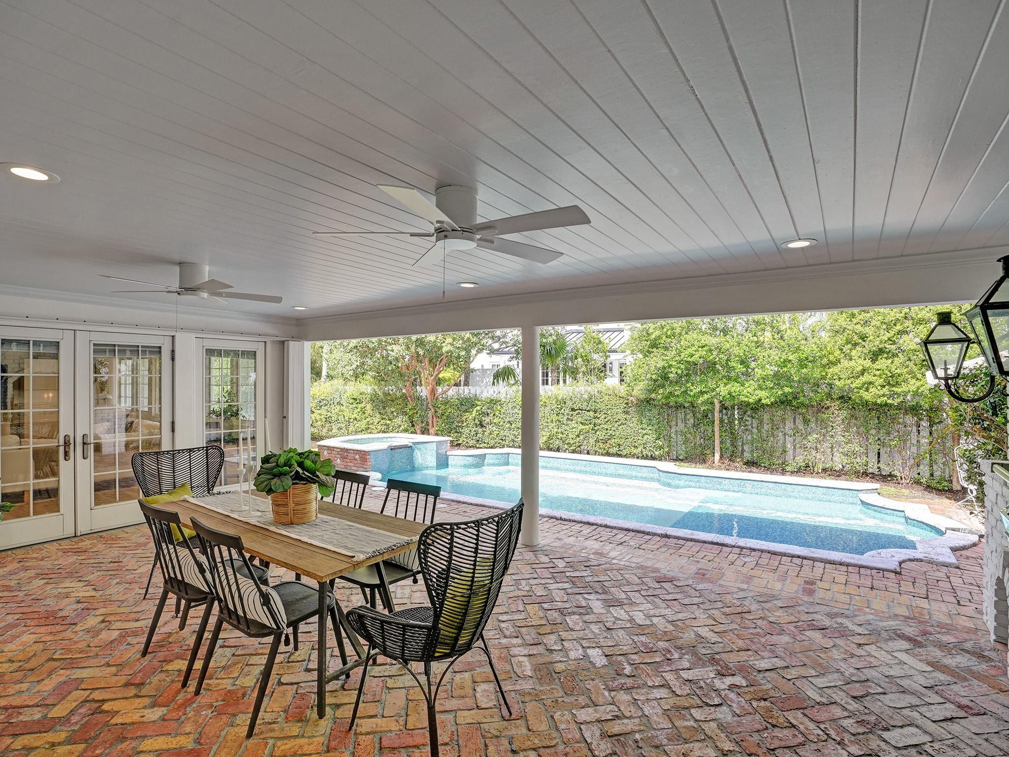 711 INTRACOASTAL DR