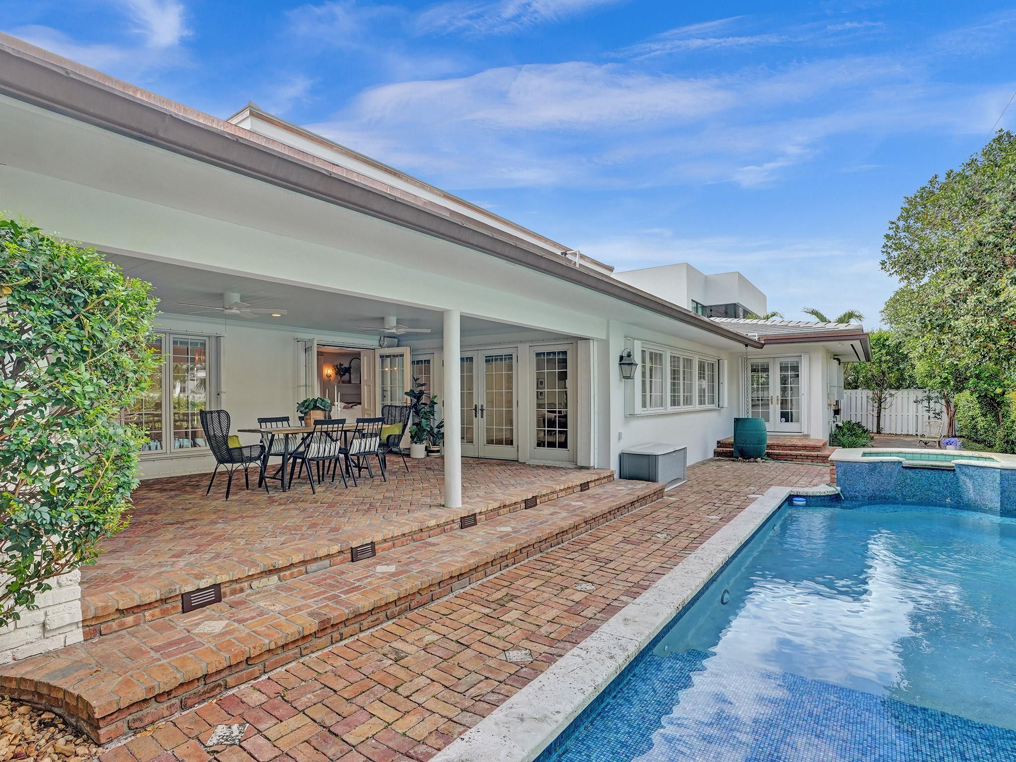 711 INTRACOASTAL DR