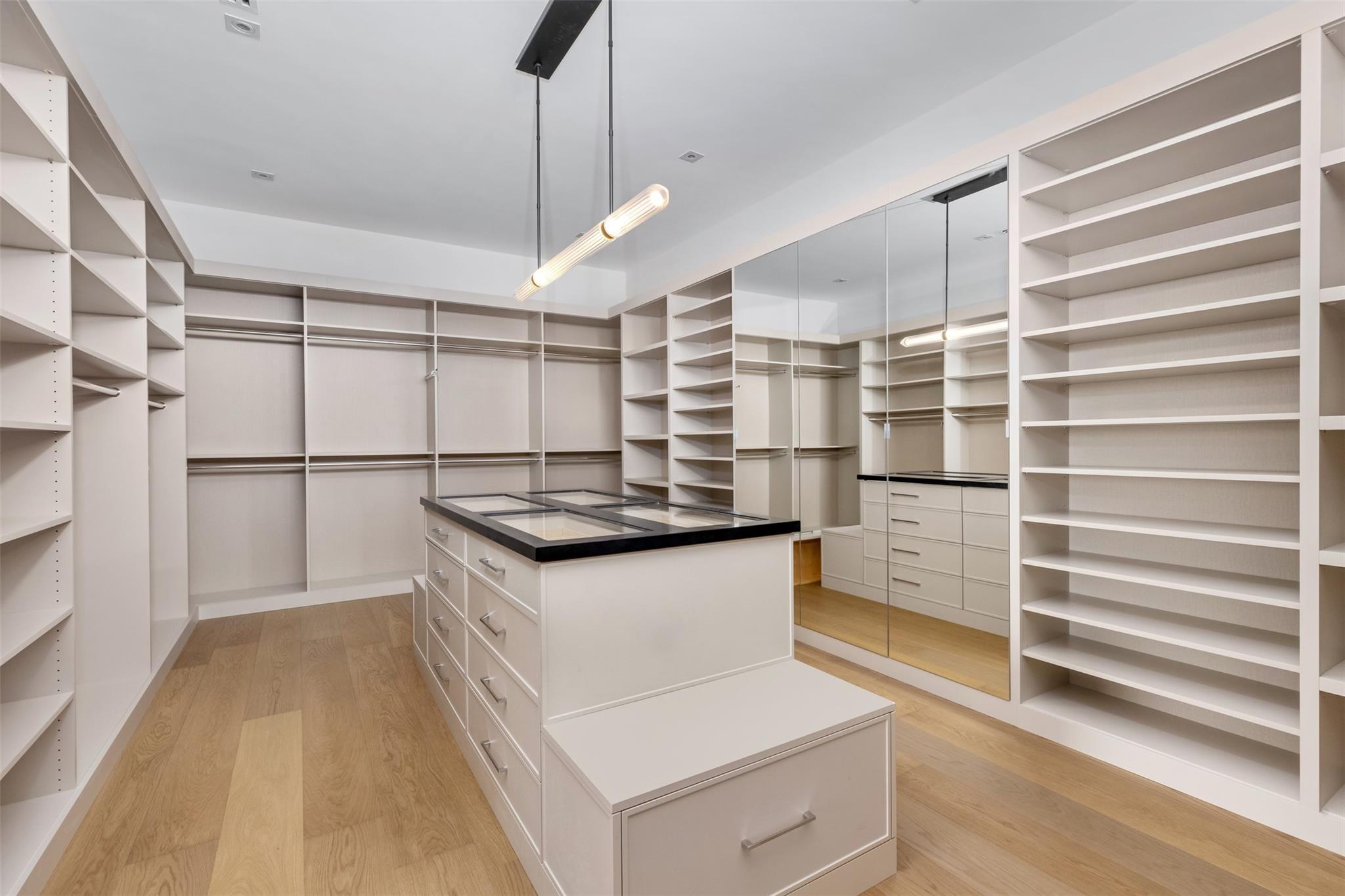 32 Seneca Rd
