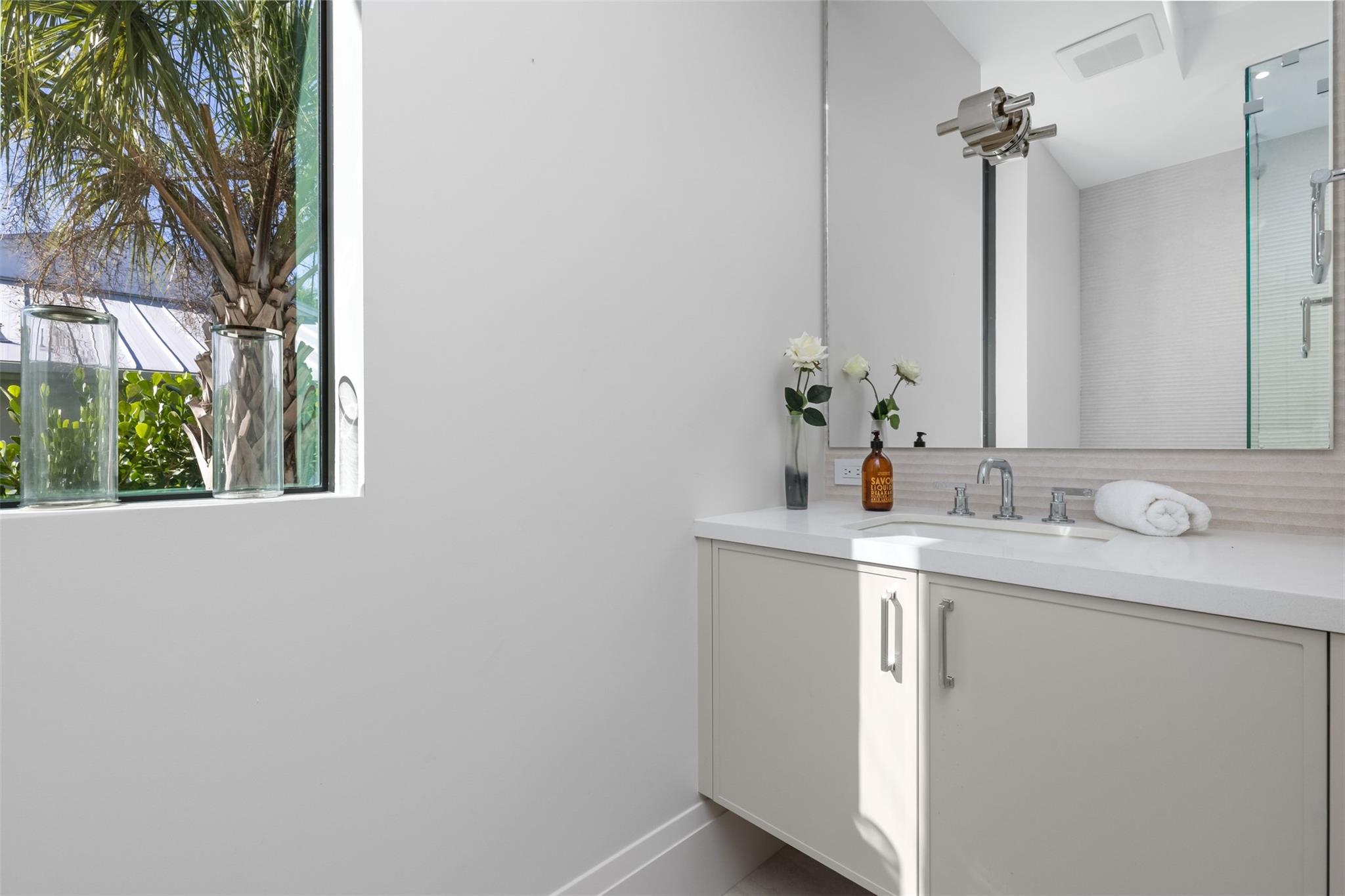 32 Seneca Rd