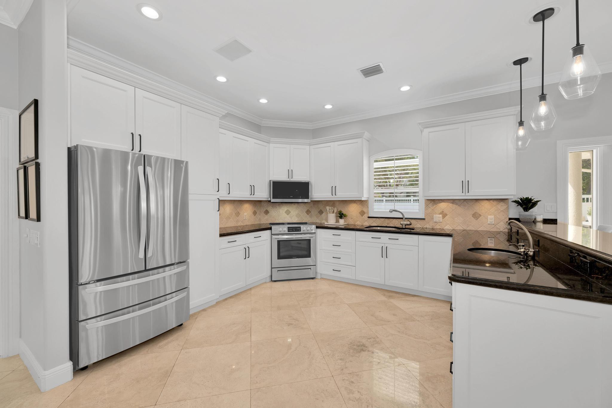 8 Oneida Ln