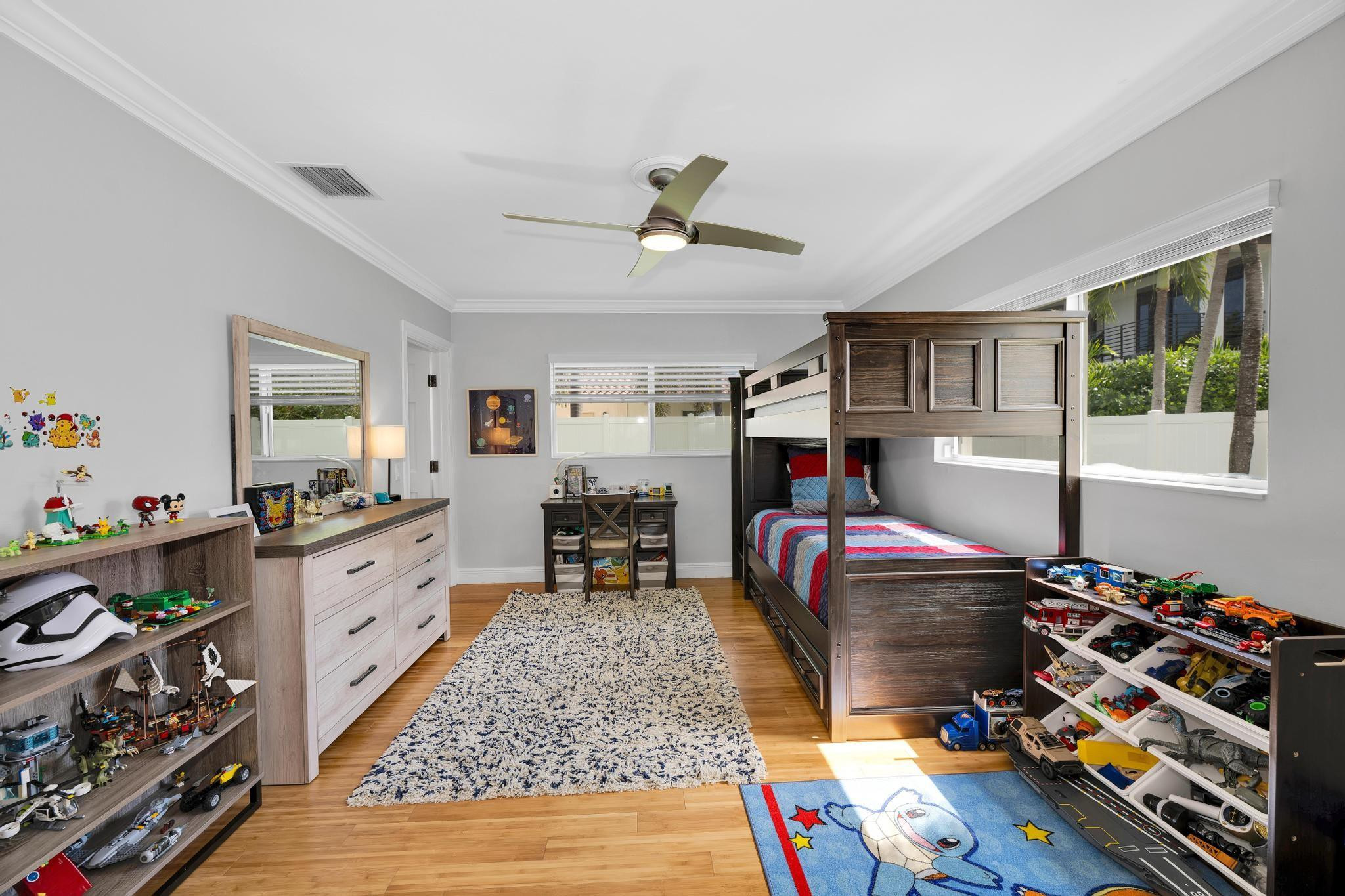 8 Oneida Ln