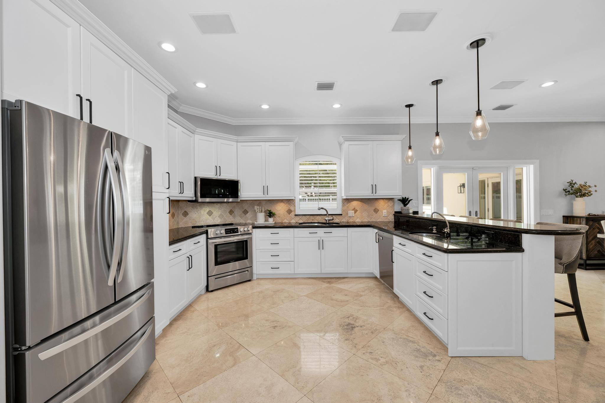 8 Oneida Ln
