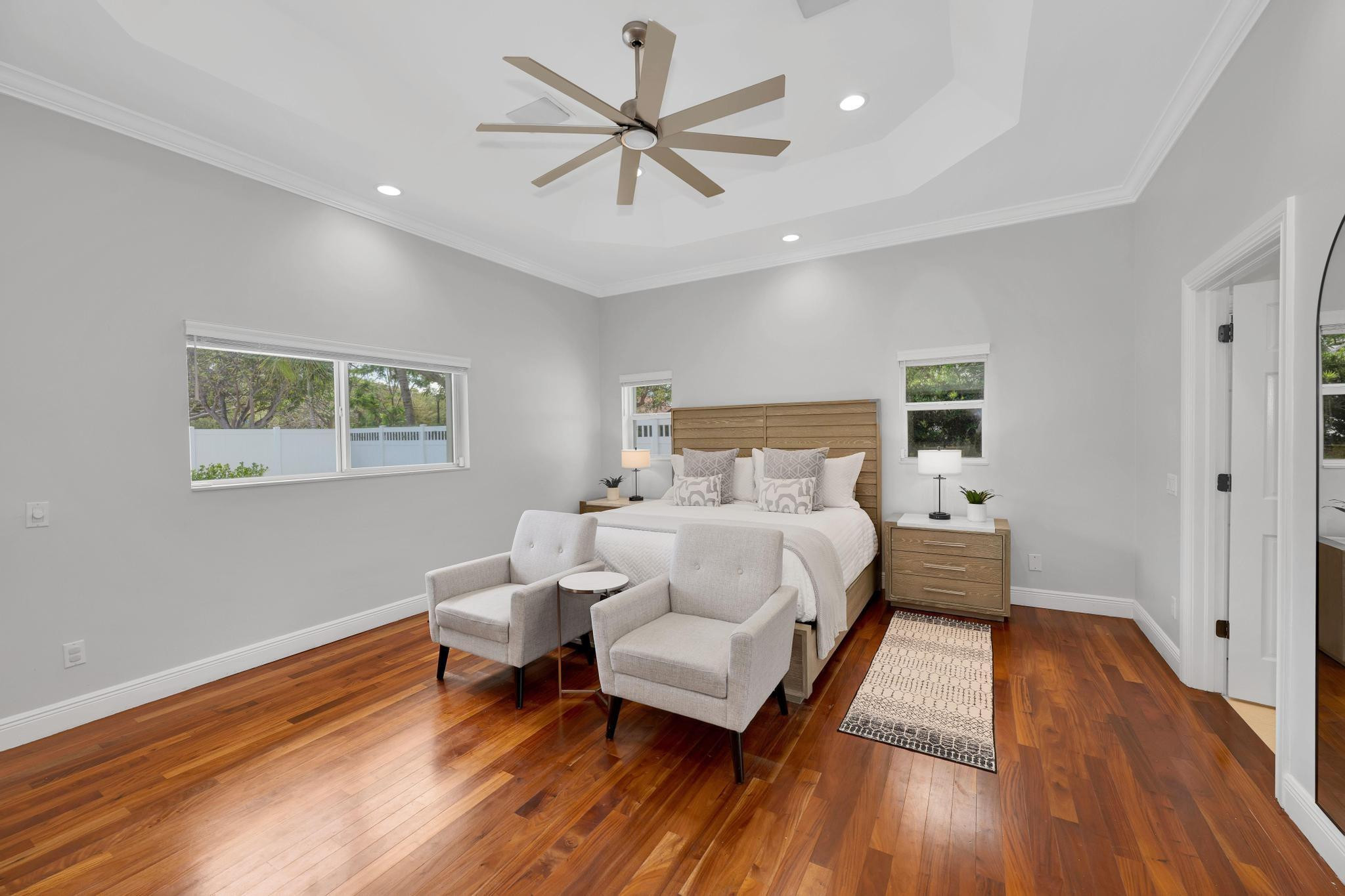 8 Oneida Ln