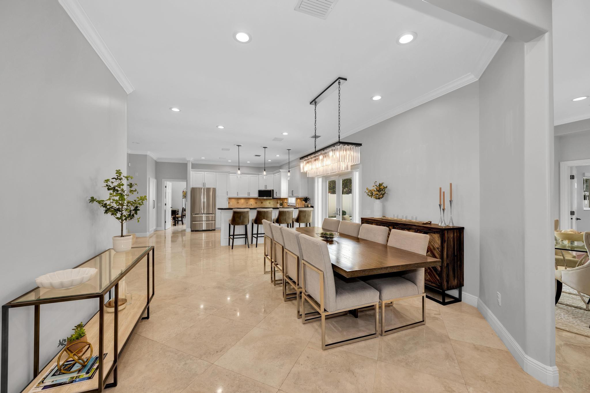 8 Oneida Ln