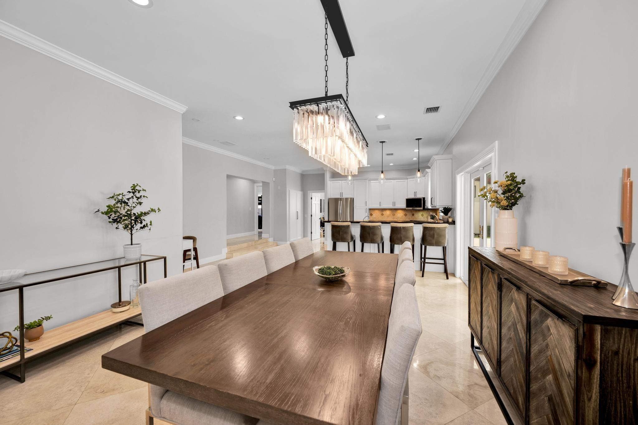 8 Oneida Ln