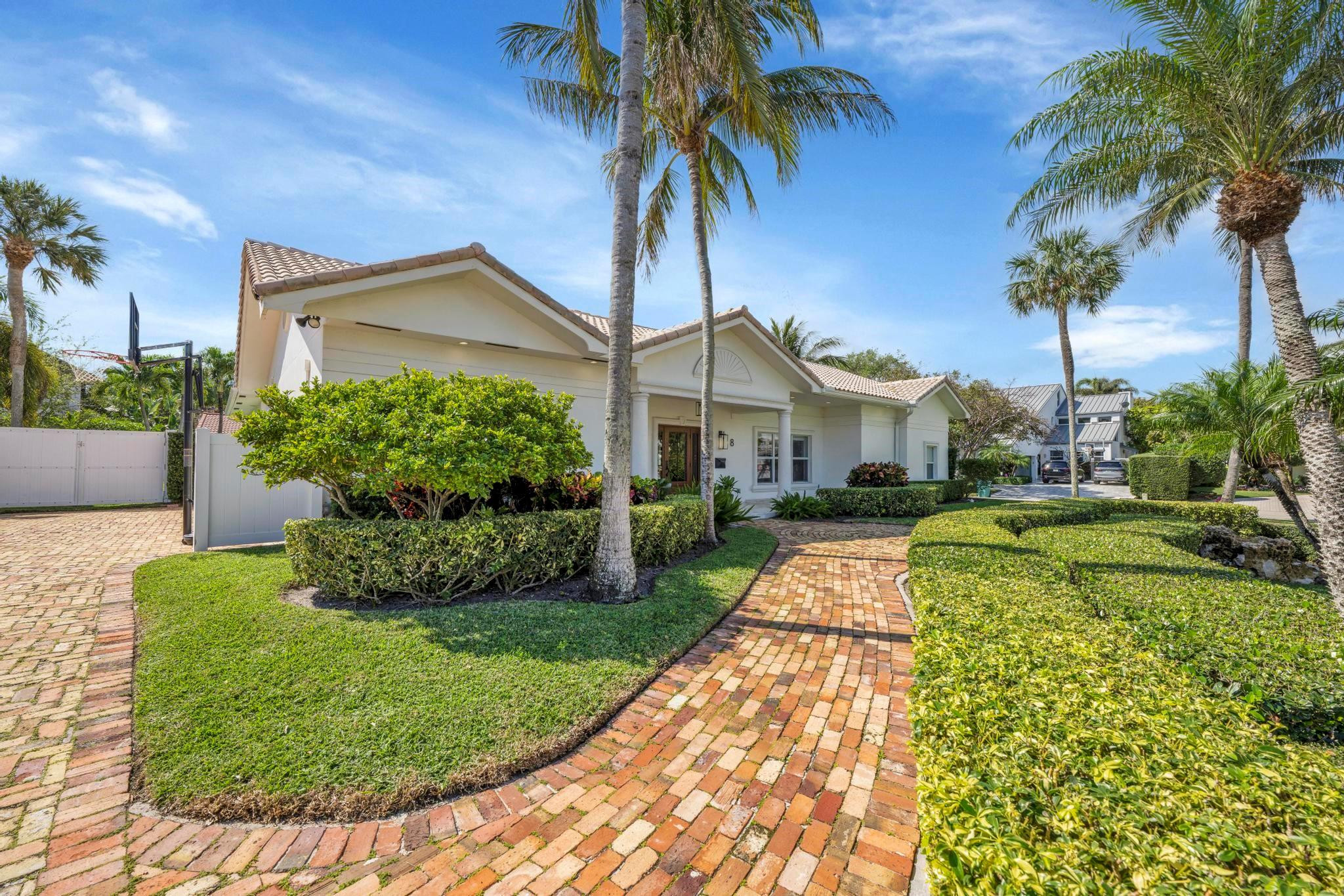 8 Oneida Ln