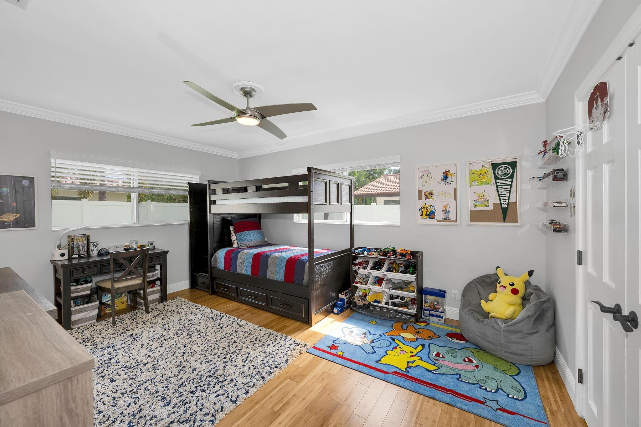 8 Oneida Ln