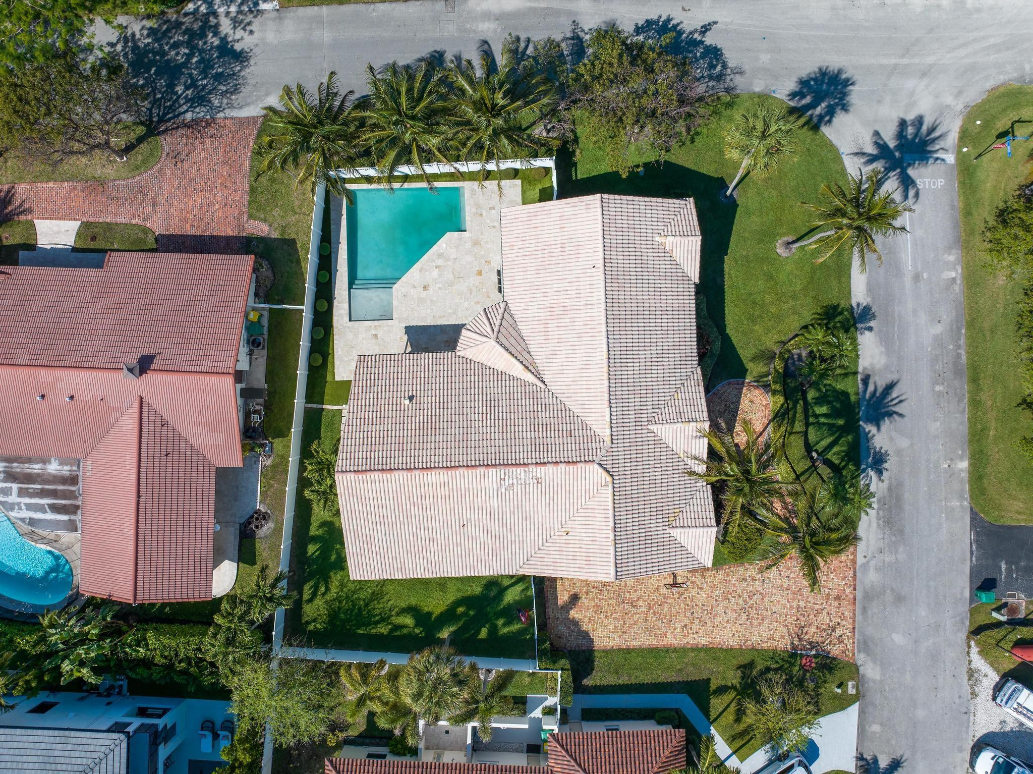 8 Oneida Ln