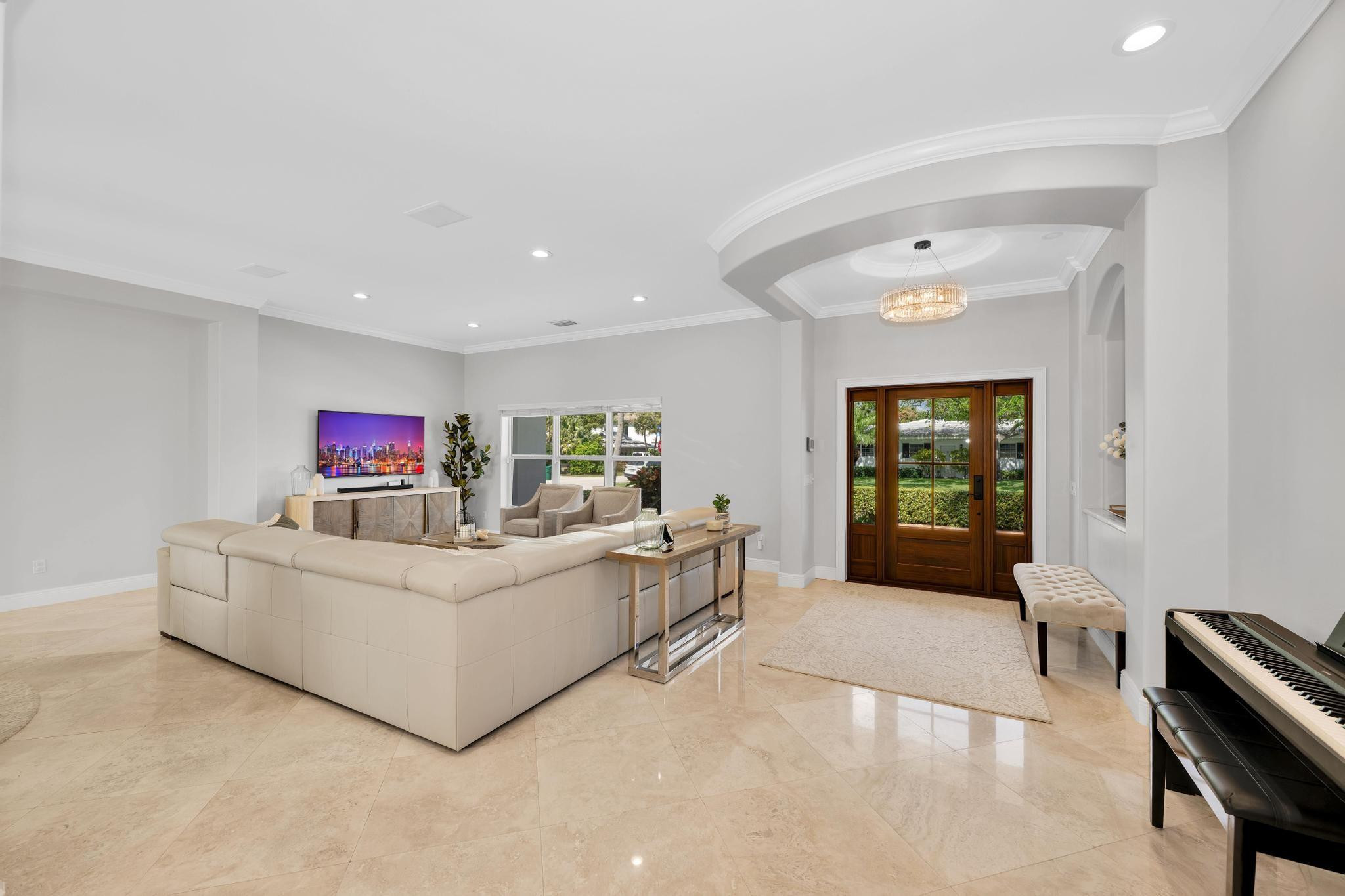 8 Oneida Ln