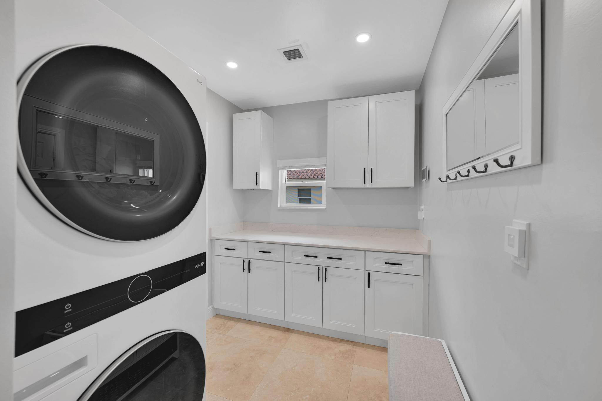 8 Oneida Ln