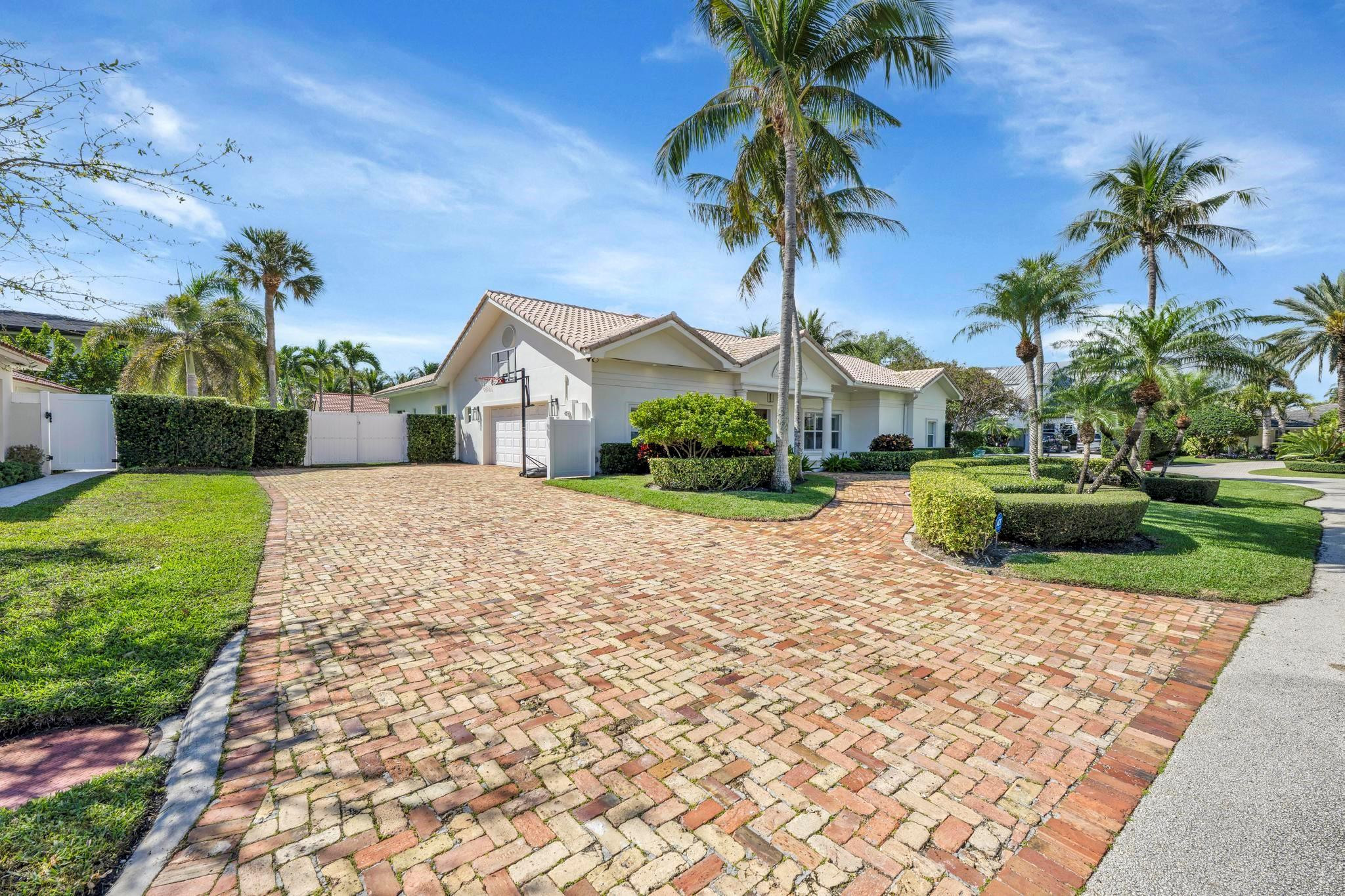 8 Oneida Ln