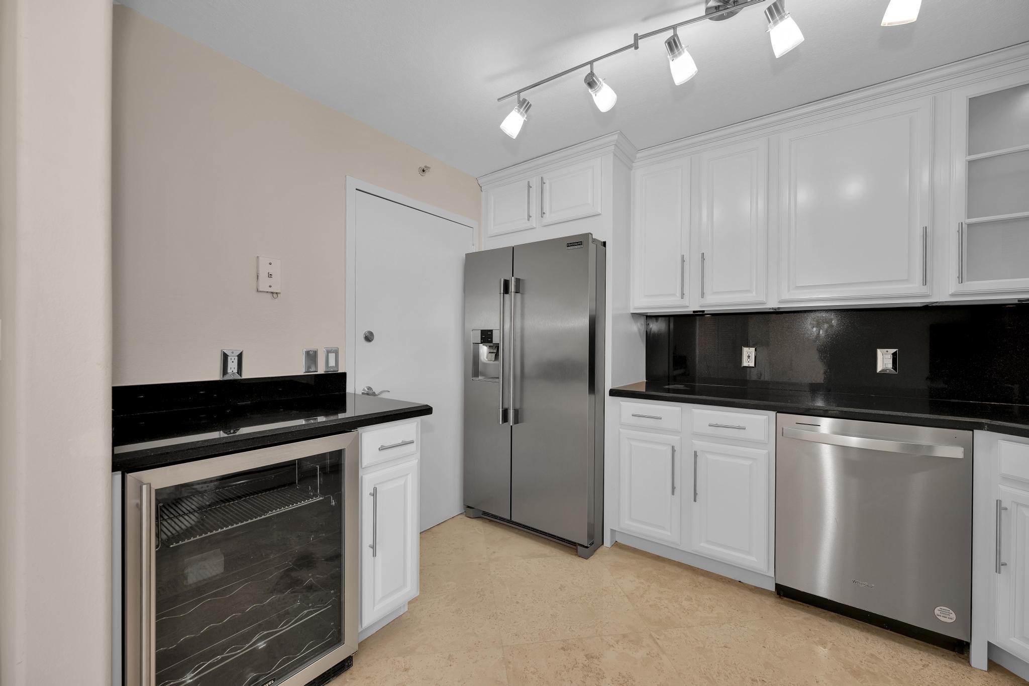 1900 S Ocean Blvd 6S