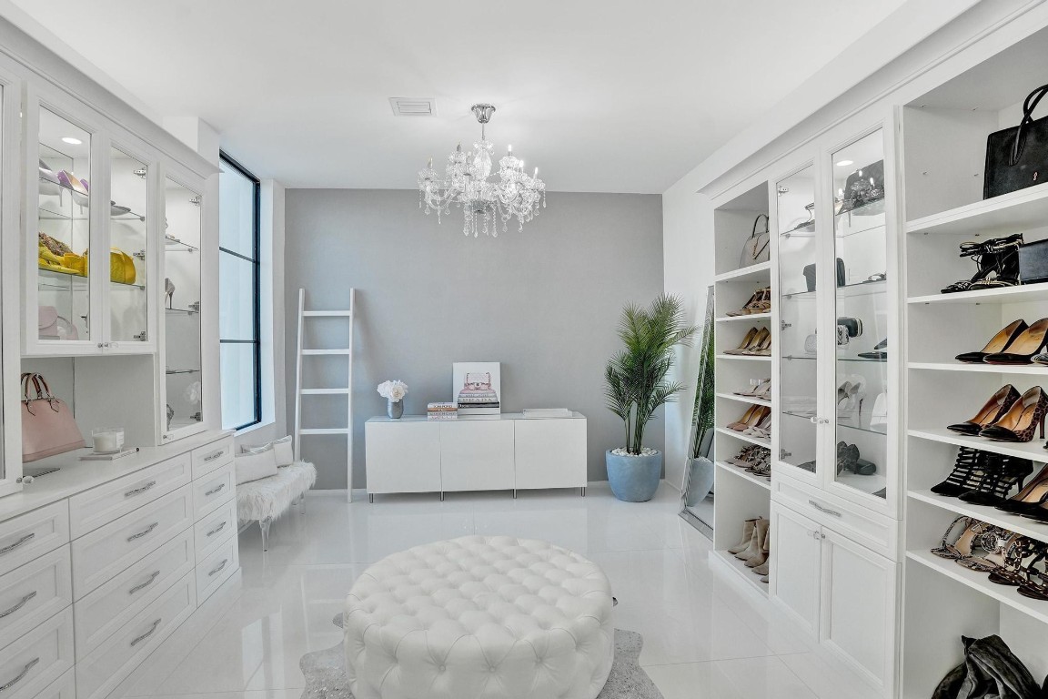 4232 E Tradewinds Ave