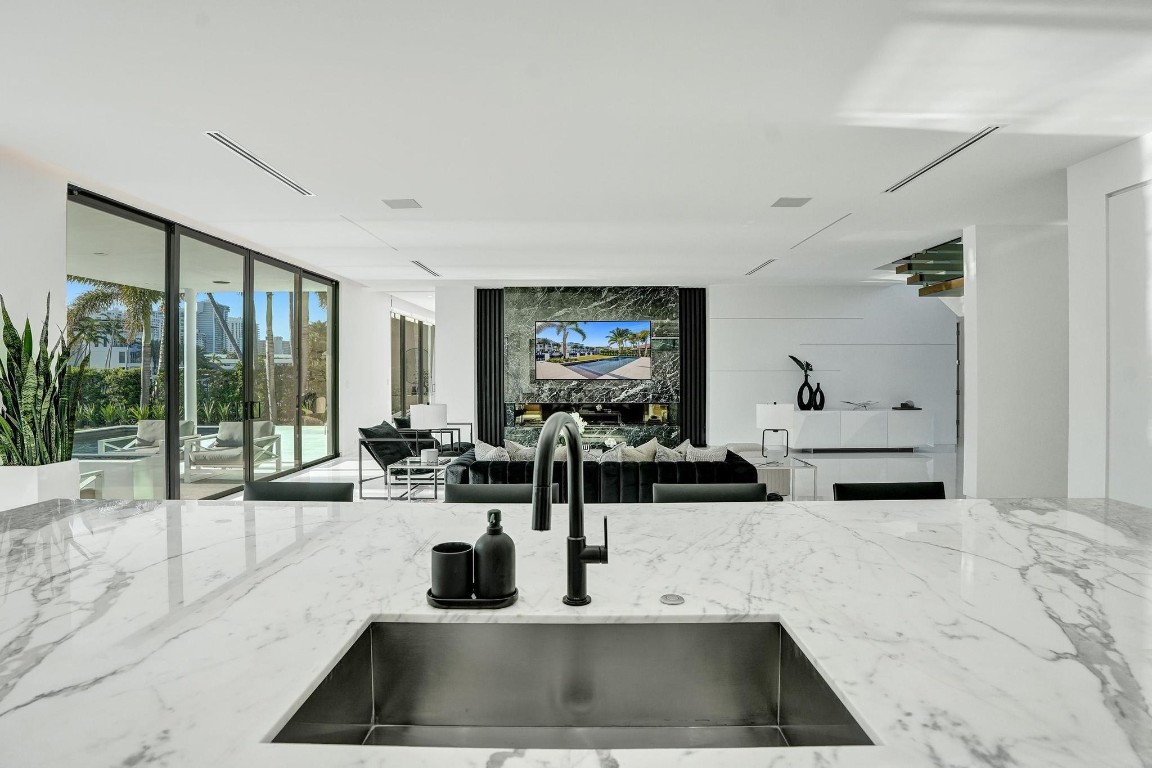 4232 E Tradewinds Ave