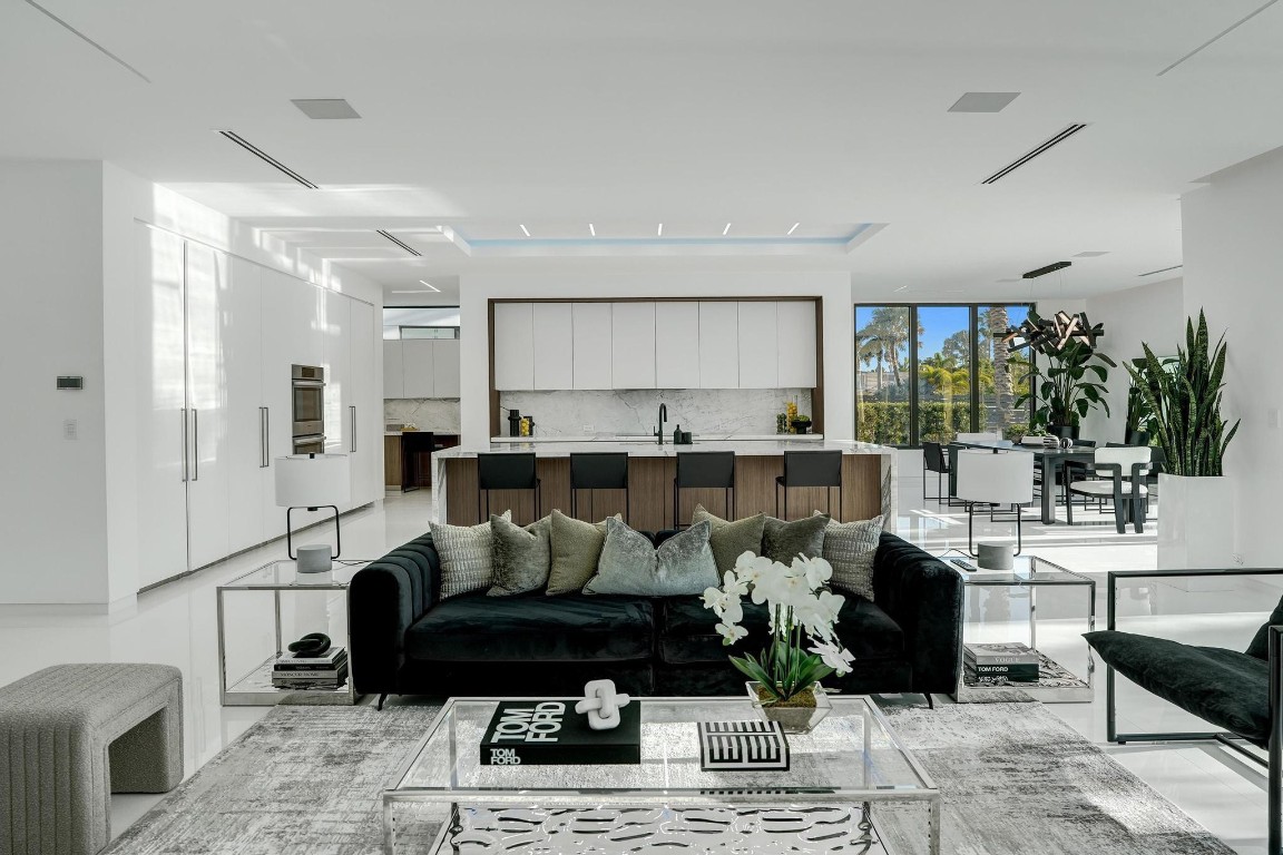 4232 E Tradewinds Ave