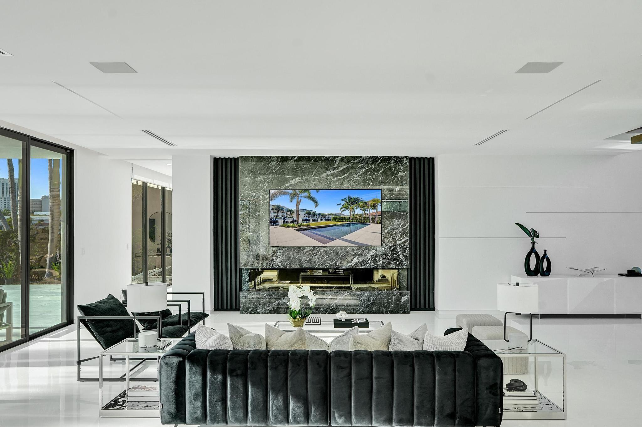 4232 E Tradewinds Ave