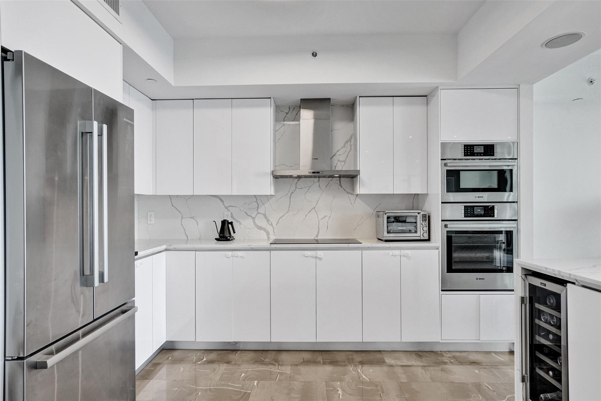 3301 NE 183rd St 1106