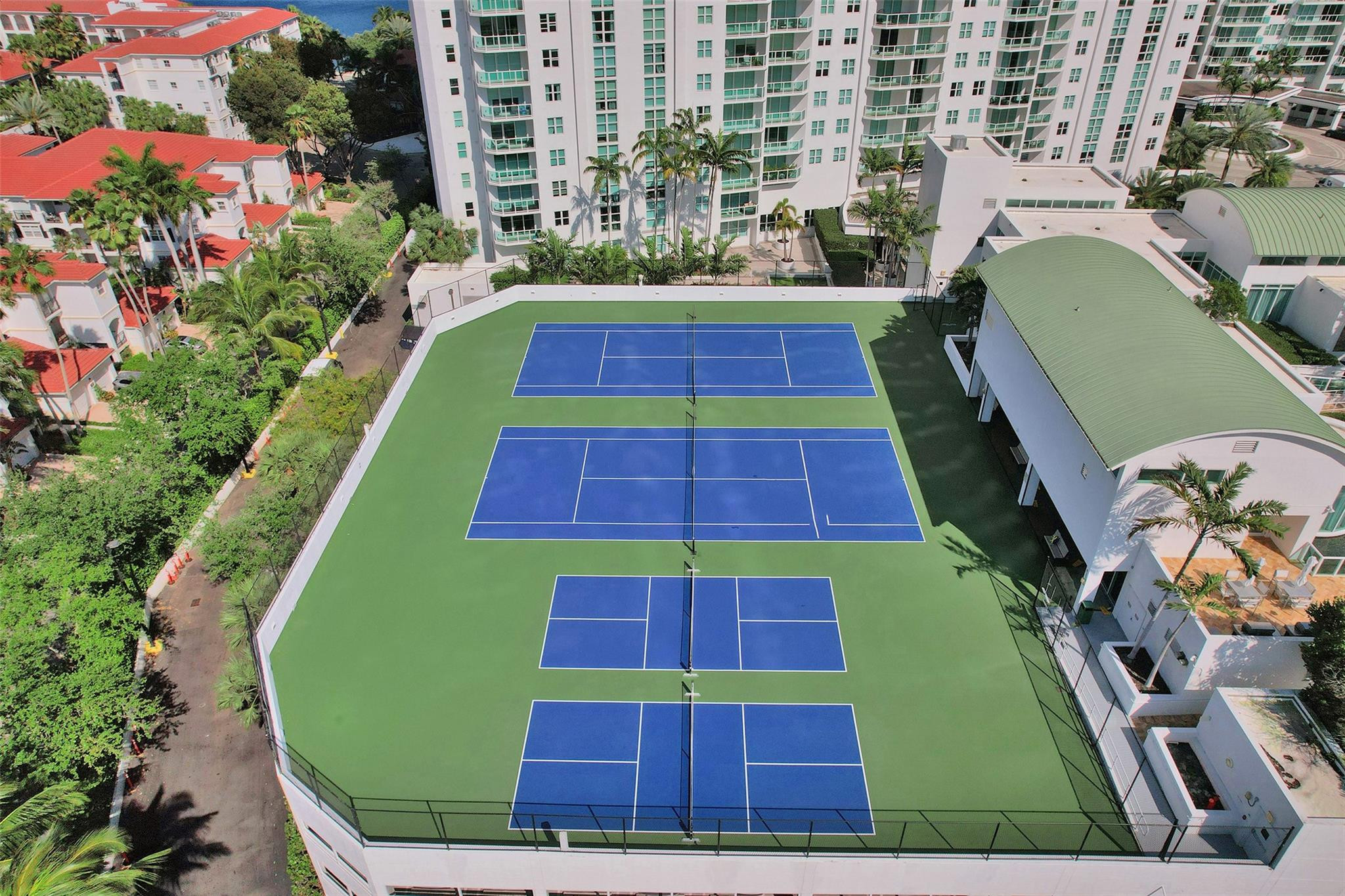 3301 NE 183rd St 1106