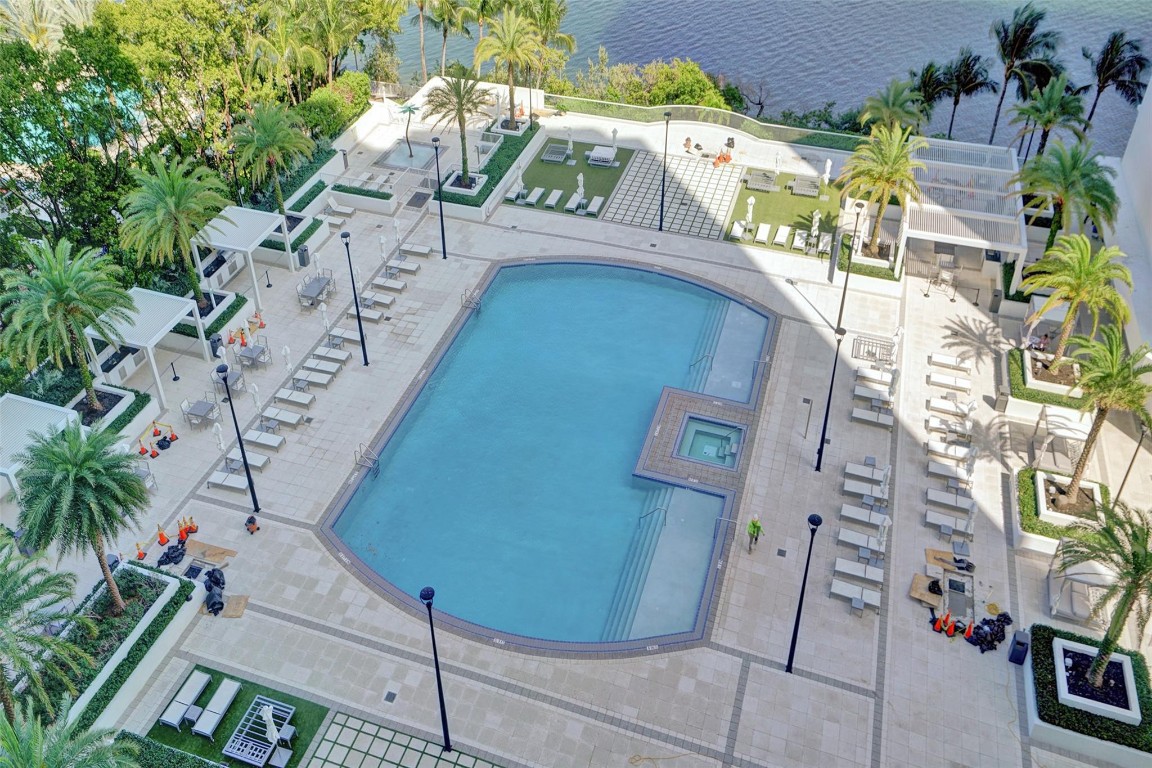 3301 NE 183rd St 1106