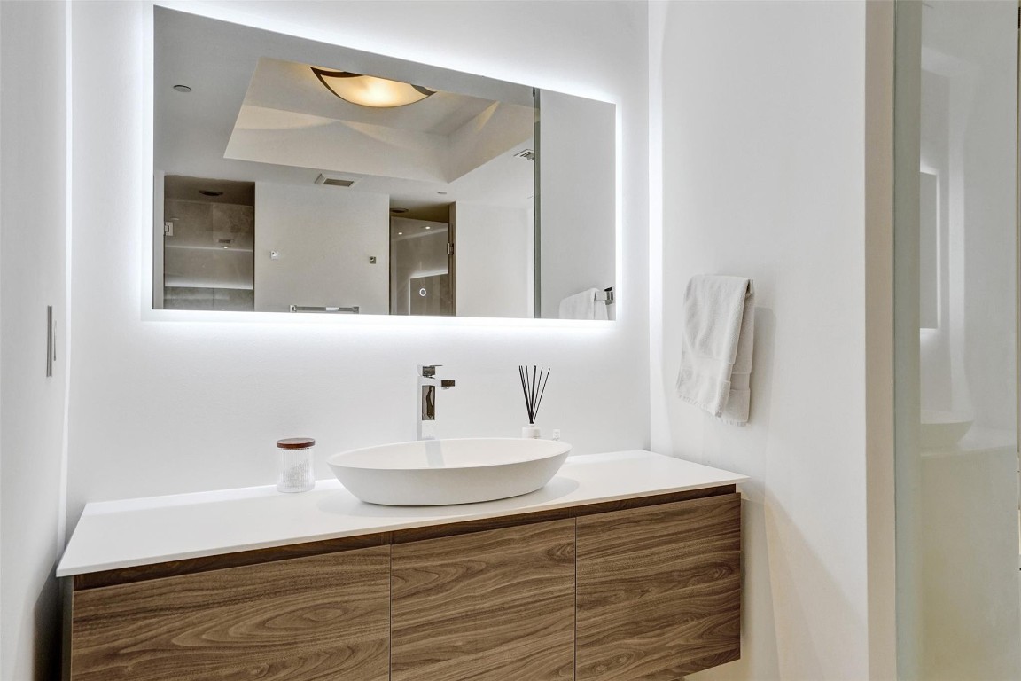 3301 NE 183rd St 1106