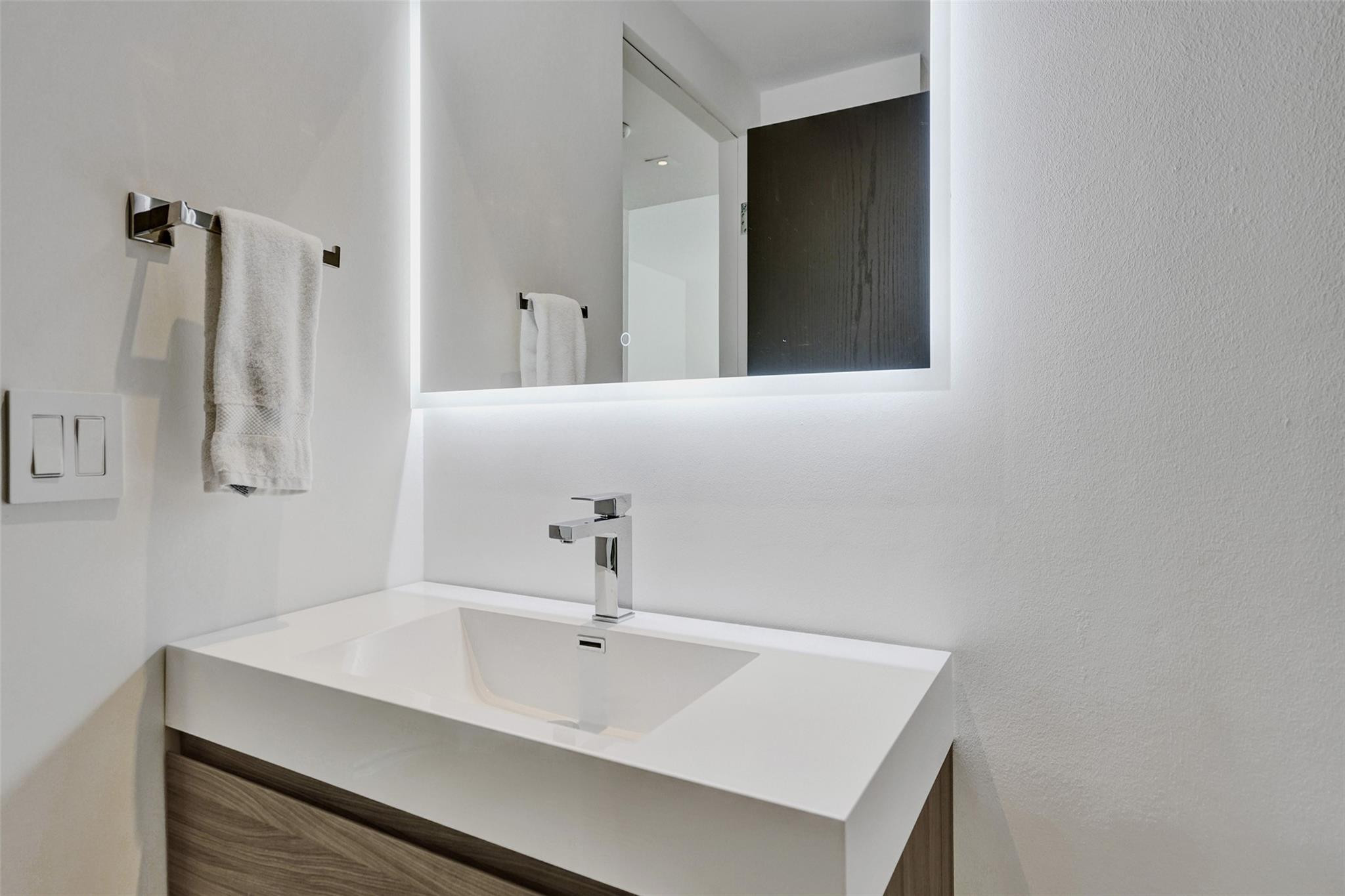 3301 NE 183rd St 1106