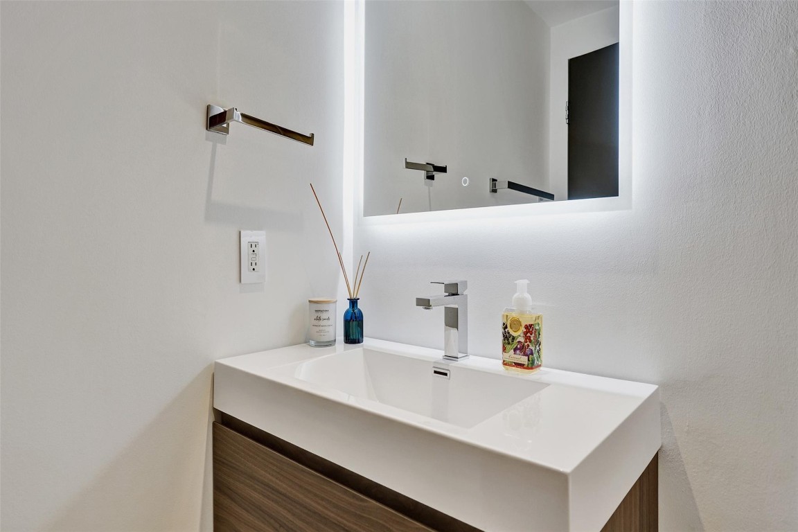 3301 NE 183rd St 1106