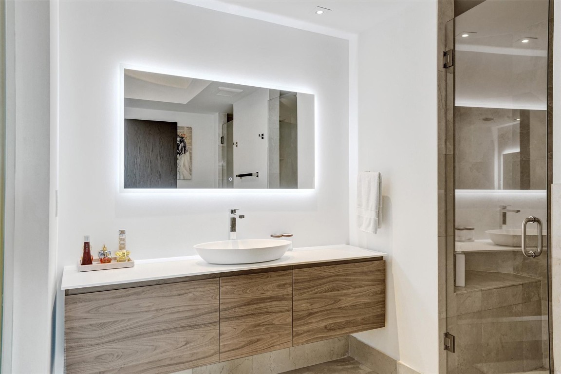 3301 NE 183rd St 1106