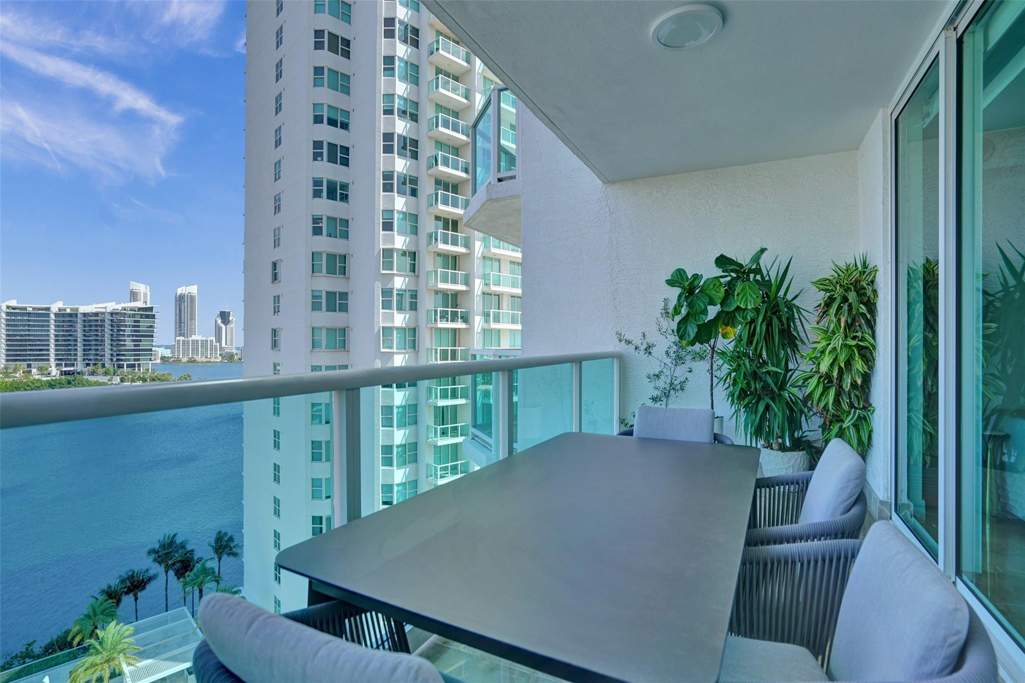 3301 NE 183rd St 1106