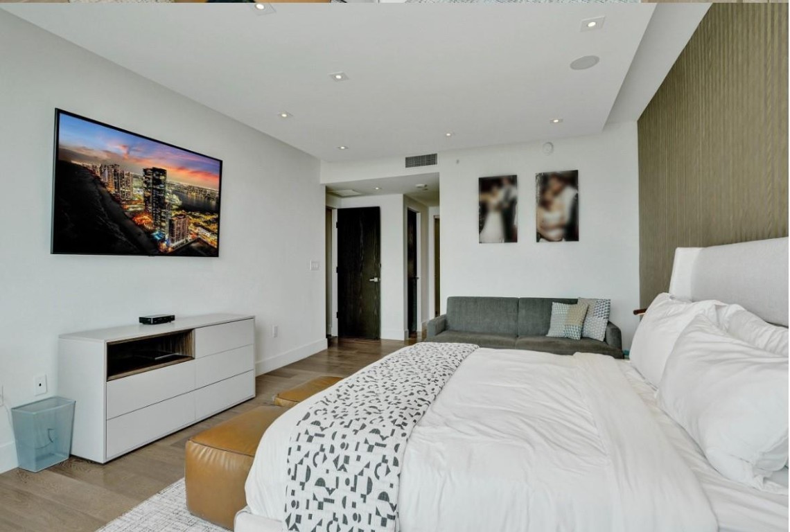 3301 NE 183rd St 1106