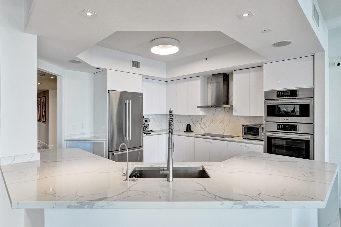 3301 NE 183rd St 1106