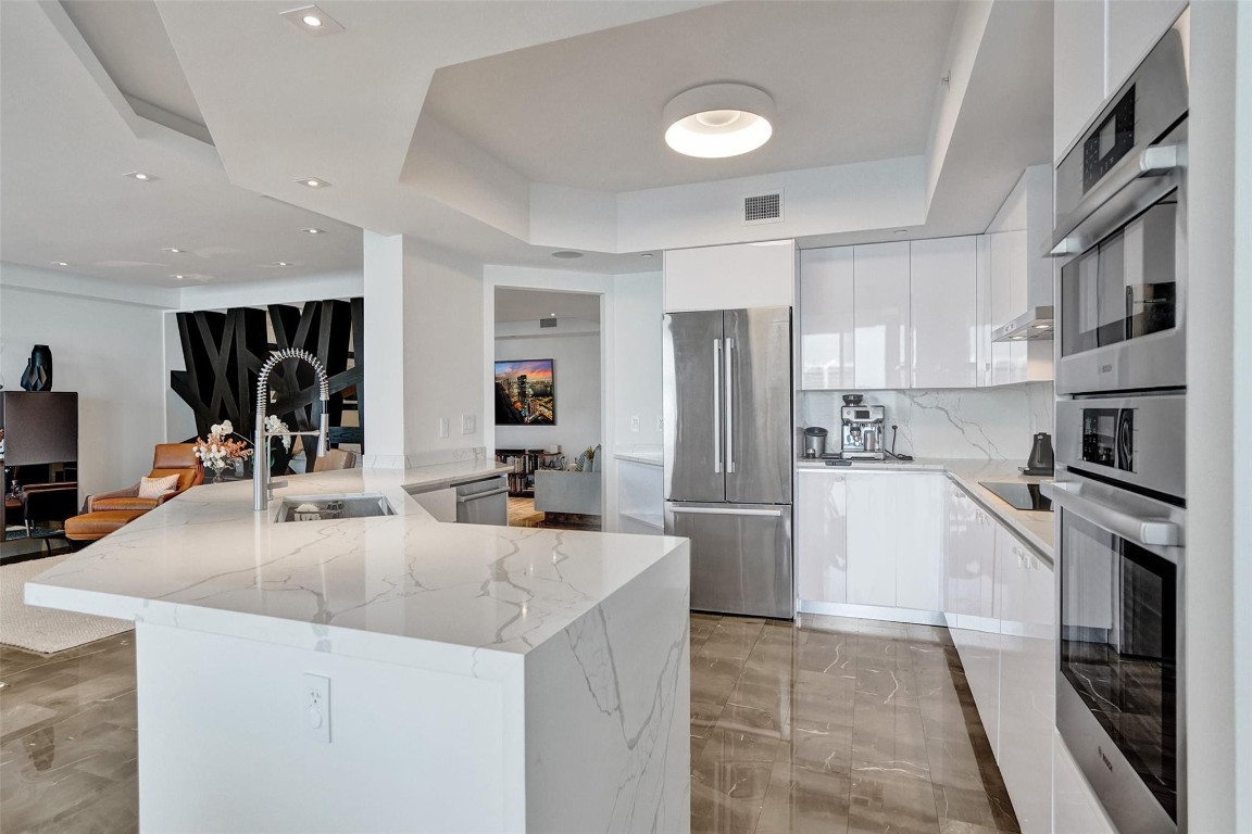 3301 NE 183rd St 1106