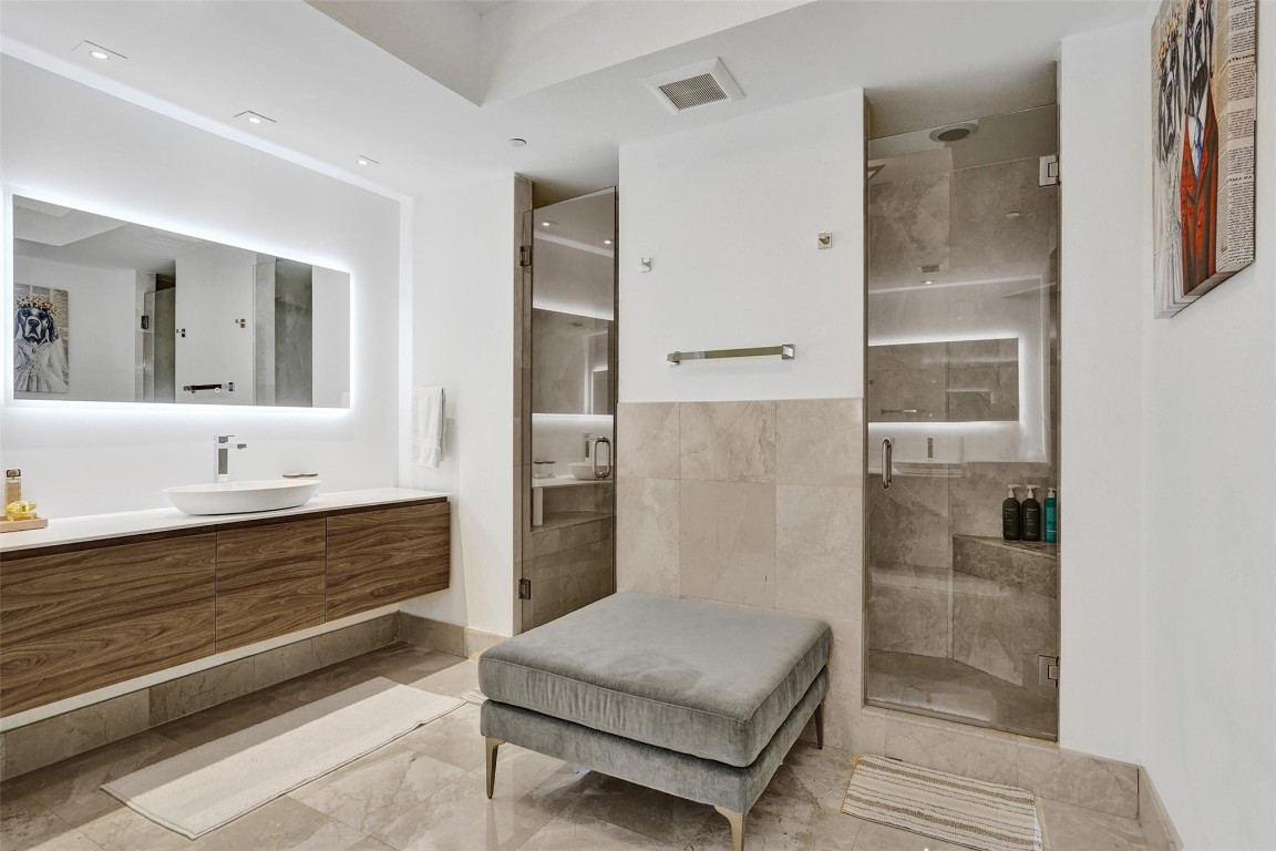 3301 NE 183rd St 1106