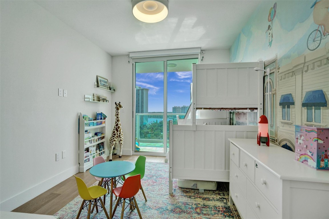 3301 NE 183rd St 1106